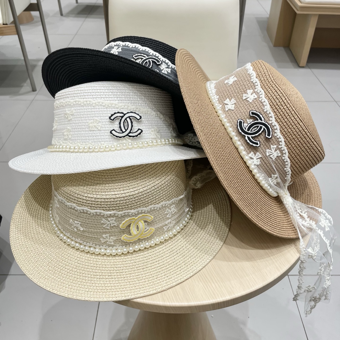  Chanel2025珍珠气质蝴蝶结飘带太阳帽草帽子女出游百搭显脸小遮阳防晒帽