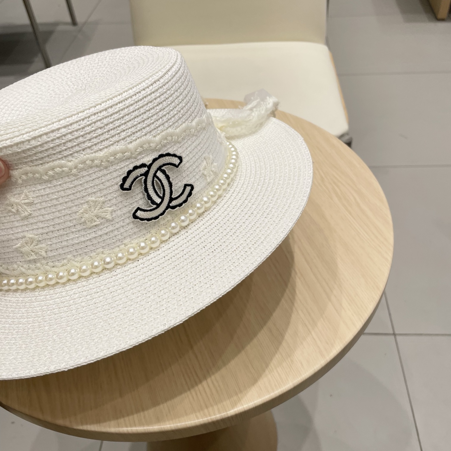  Chanel2025珍珠气质蝴蝶结飘带太阳帽草帽子女出游百搭显脸小遮阳防晒帽