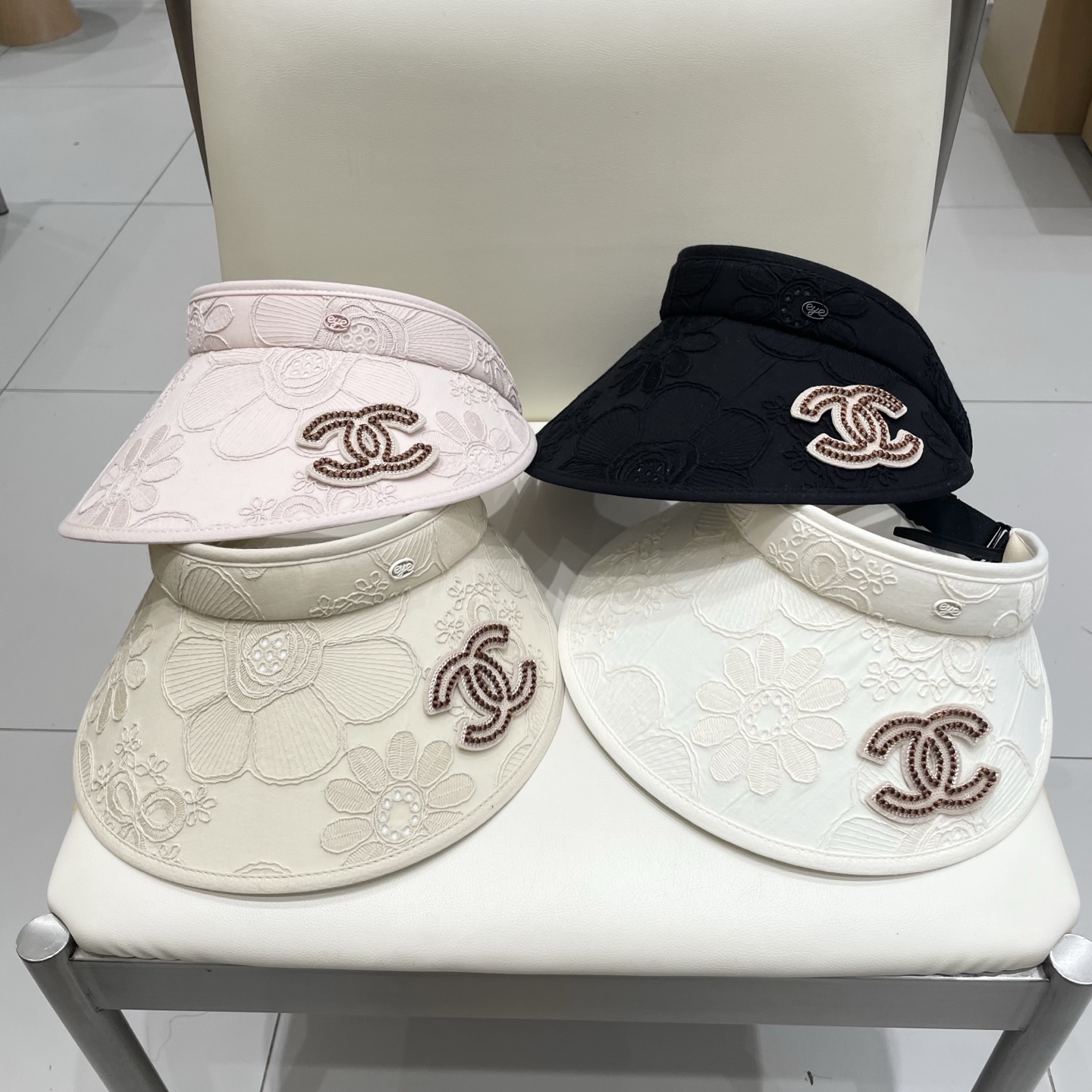  Chanel新款花朵刺绣空顶帽女春夏出游遮阳防晒帽显脸小百搭休闲太阳盆帽