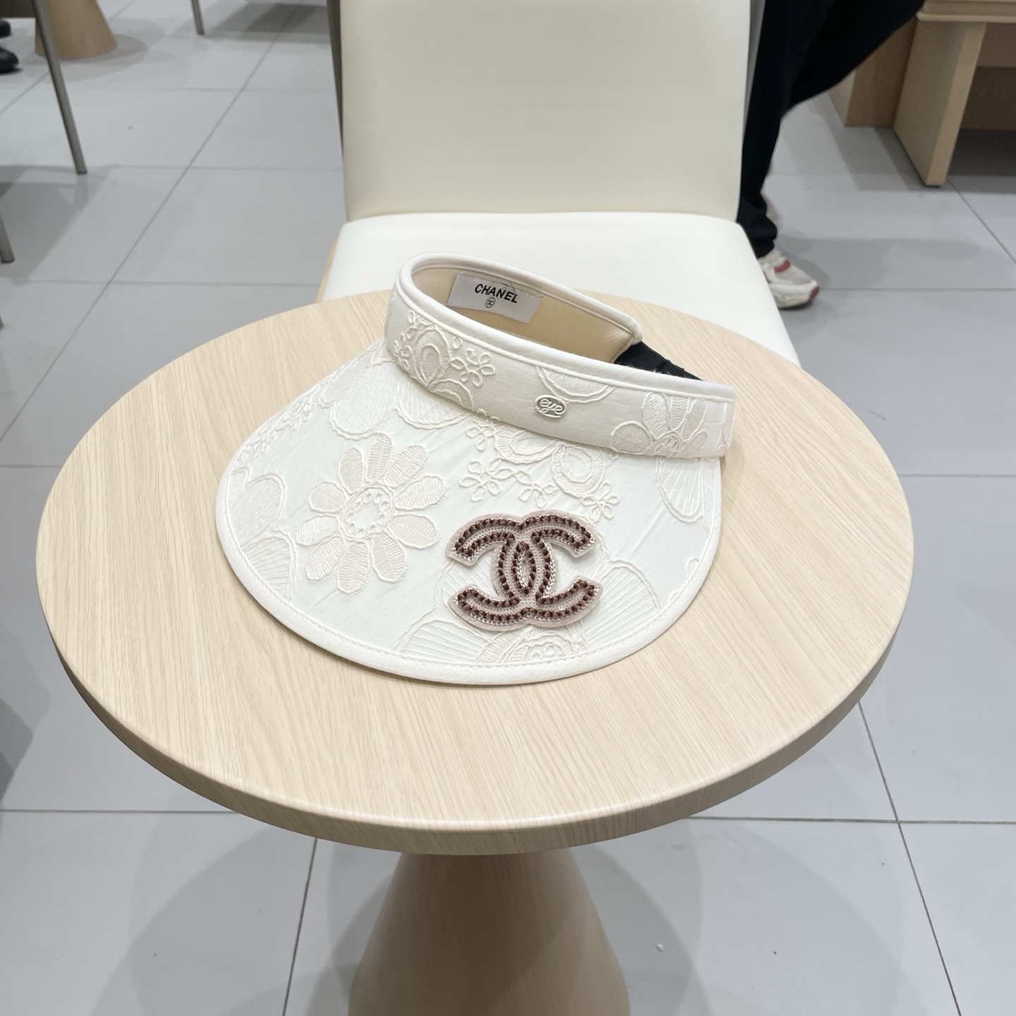  Chanel新款花朵刺绣空顶帽女春夏出游遮阳防晒帽显脸小百搭休闲太阳盆帽