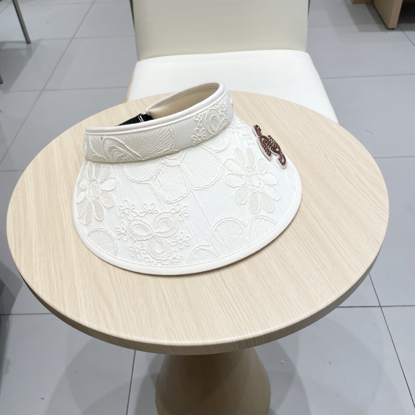  Chanel新款花朵刺绣空顶帽女春夏出游遮阳防晒帽显脸小百搭休闲太阳盆帽