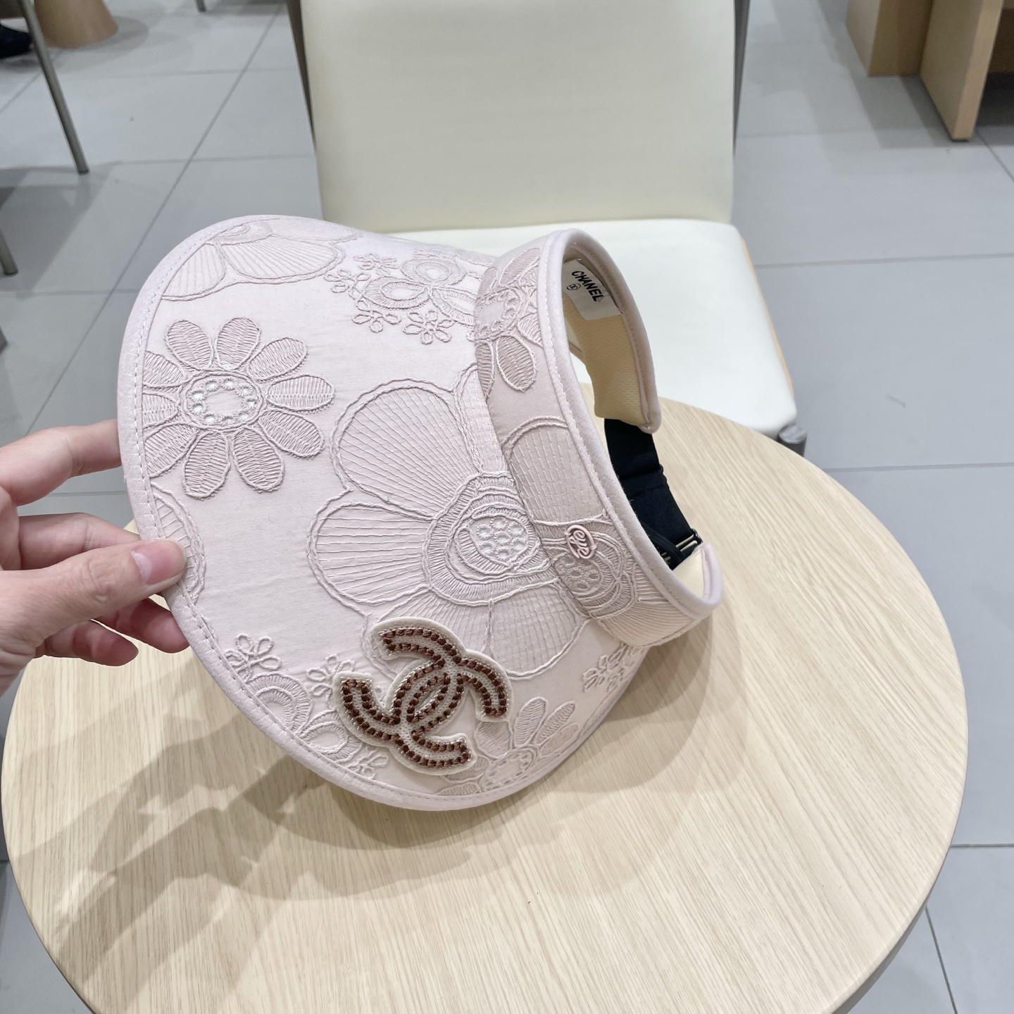  Chanel新款花朵刺绣空顶帽女春夏出游遮阳防晒帽显脸小百搭休闲太阳盆帽