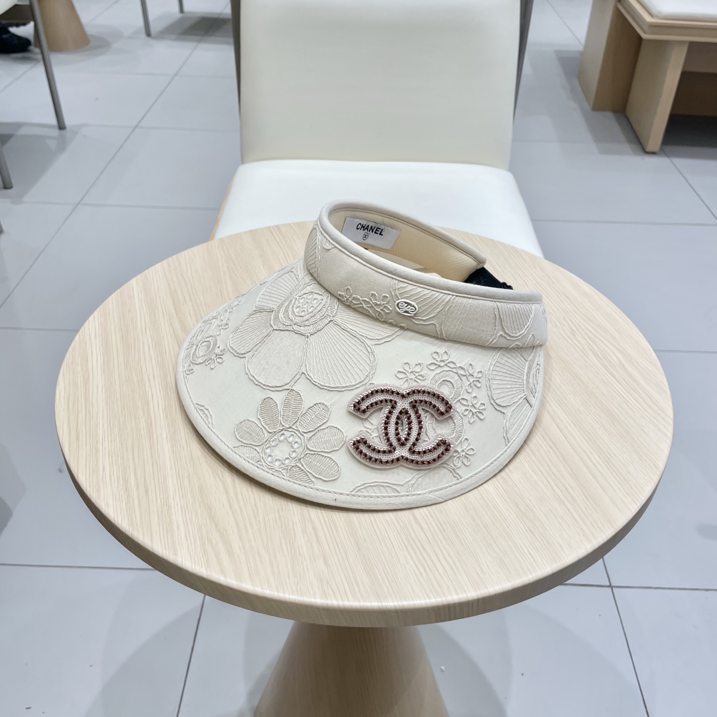  Chanel新款花朵刺绣空顶帽女春夏出游遮阳防晒帽显脸小百搭休闲太阳盆帽