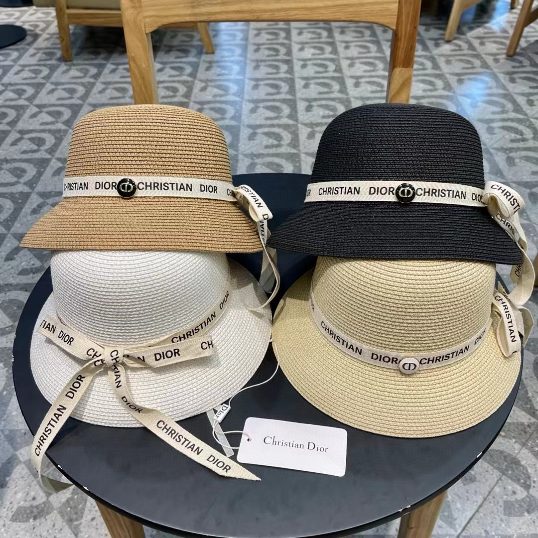    Dior迪奥官方款草帽，高密度制作，一顶超级有品位的草帽了~出街首选！帽型超美腻颜色妥妥，轻便携带