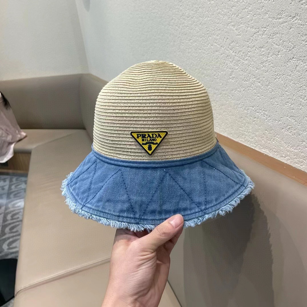 普拉达Prada沙滩编织牛仔布拼接渔夫帽子女夏季新款简约百搭户外海边度假遮阳
