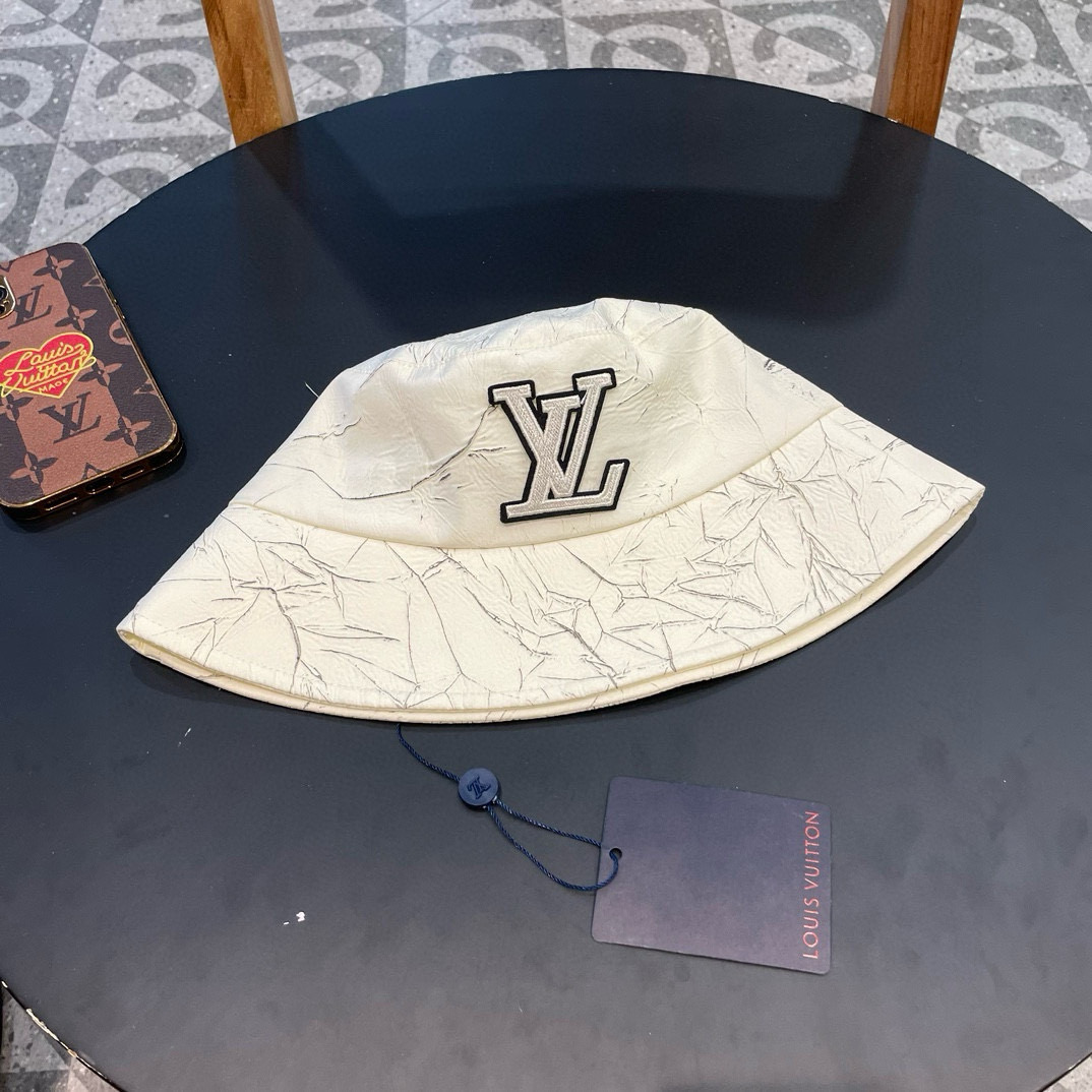 LV路易威登原单刺绣渔夫帽  专柜热卖款纯棉内里，轻盈透气。完美版型，对格精准无误，原厂品质，独家实物