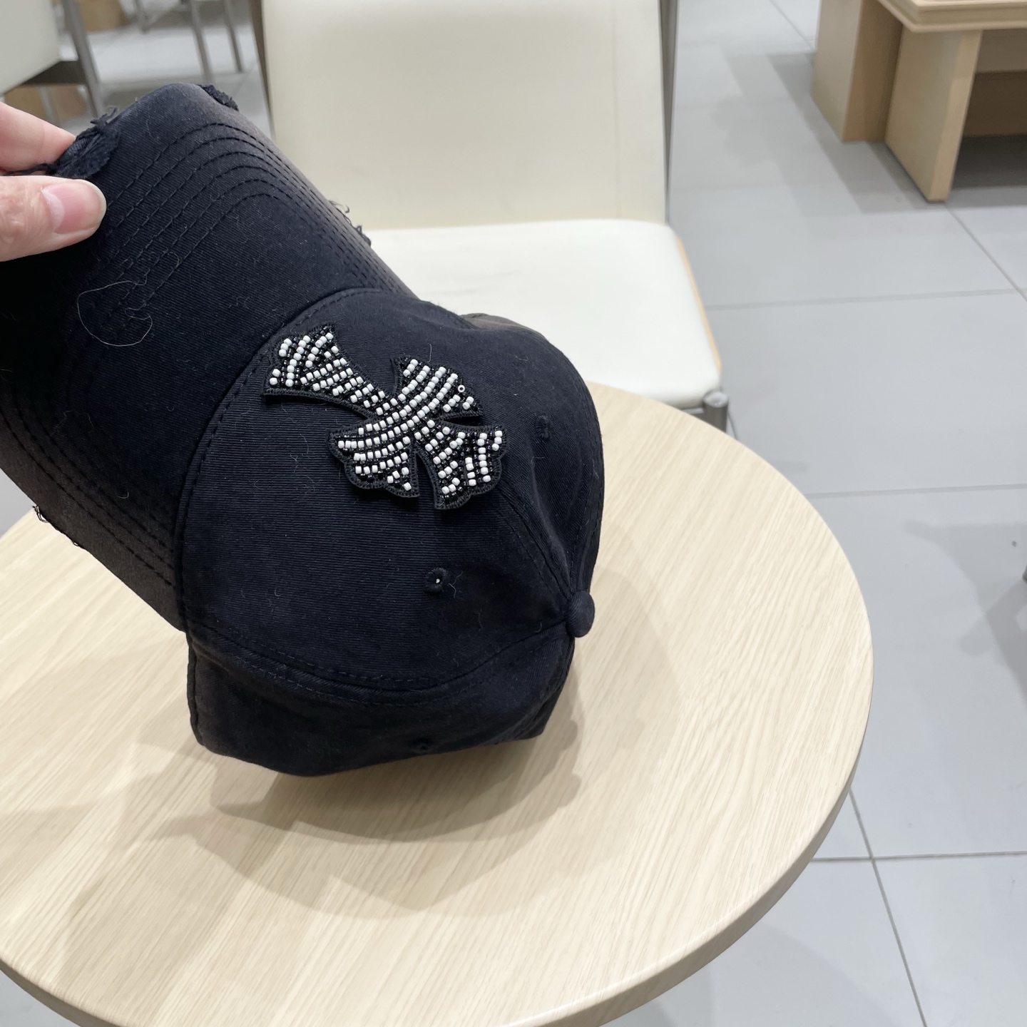  克罗心 🆕🆕新款棒球帽，个性时尚经典十字架标志，休闲带点酷酷的感觉，中性款
男女同款！超好搭！
头围5