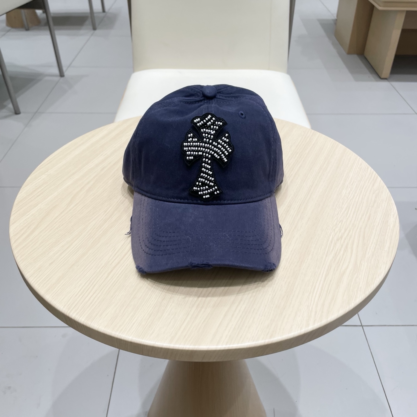  克罗心 🆕🆕新款棒球帽，个性时尚经典十字架标志，休闲带点酷酷的感觉，中性款
男女同款！超好搭！
头围5