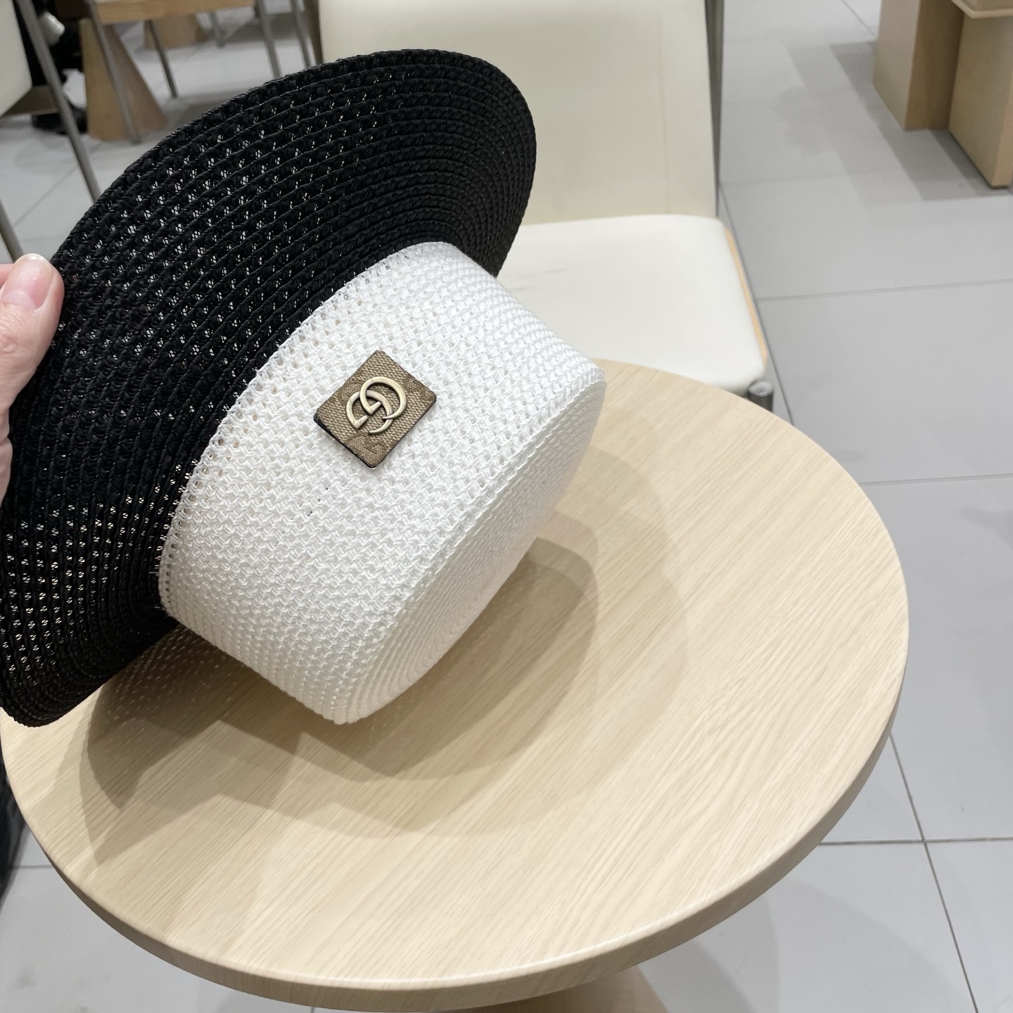   Gucci古奇2025新款镂空拼色草帽，防晒遮阳帽，旅游出街必备
