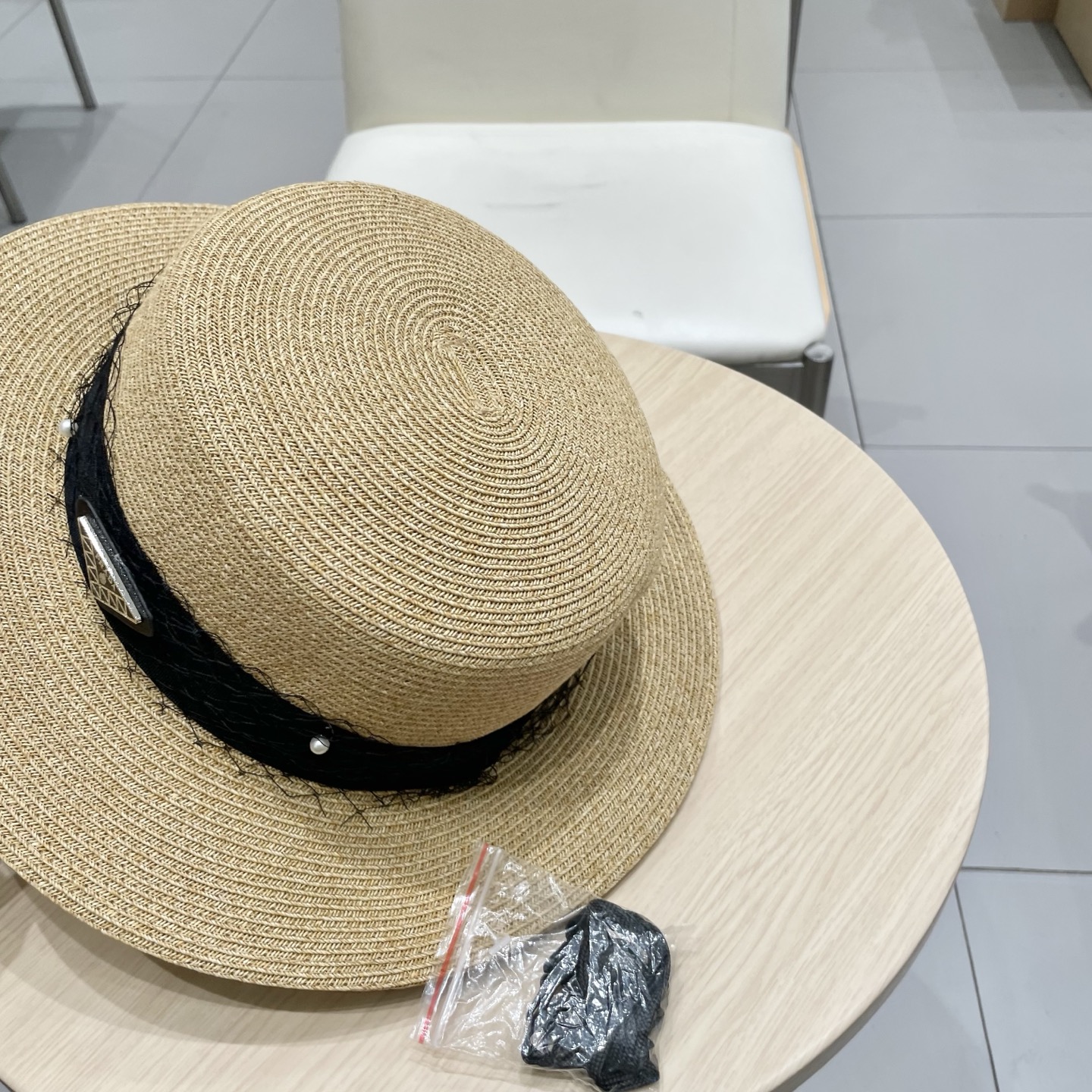  Prada普拉达夏季短檐台湾细辫平顶礼帽女复古优雅沙滩帽草帽遮阳防晒帽拍照