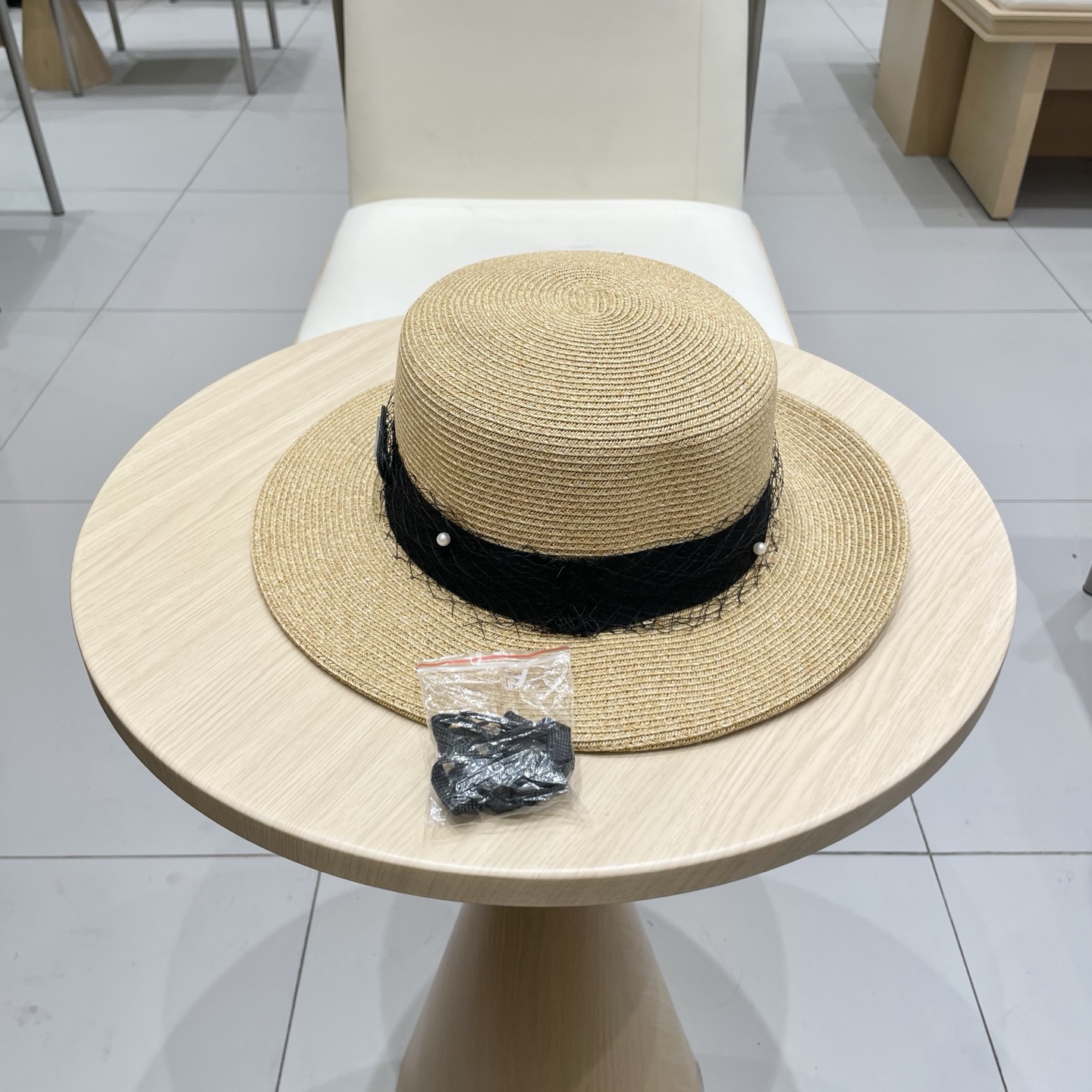  Prada普拉达夏季短檐台湾细辫平顶礼帽女复古优雅沙滩帽草帽遮阳防晒帽拍照