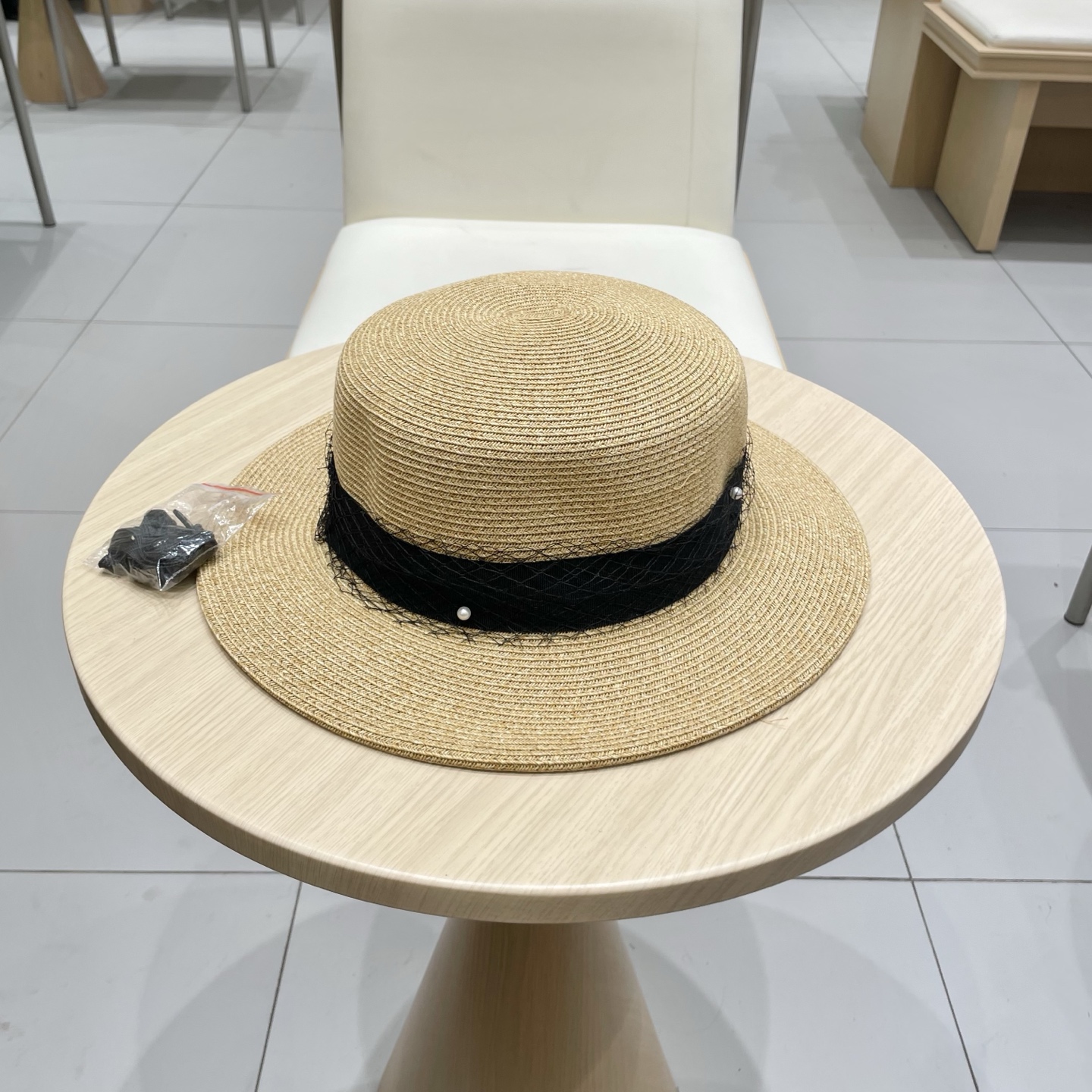  Prada普拉达夏季短檐台湾细辫平顶礼帽女复古优雅沙滩帽草帽遮阳防晒帽拍照