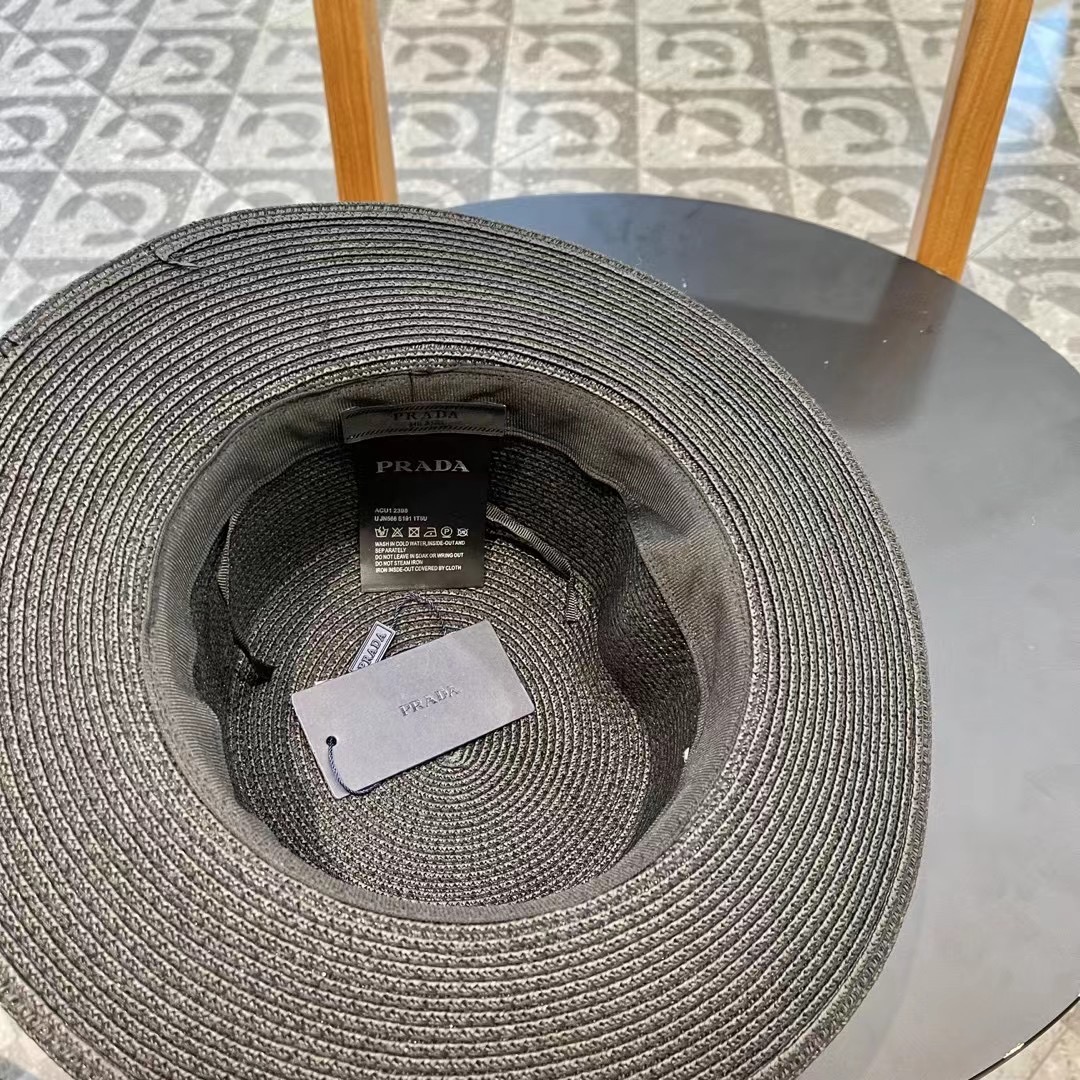 【PRADA普拉达】新款草帽，出街必备超好搭配，赶紧入手！