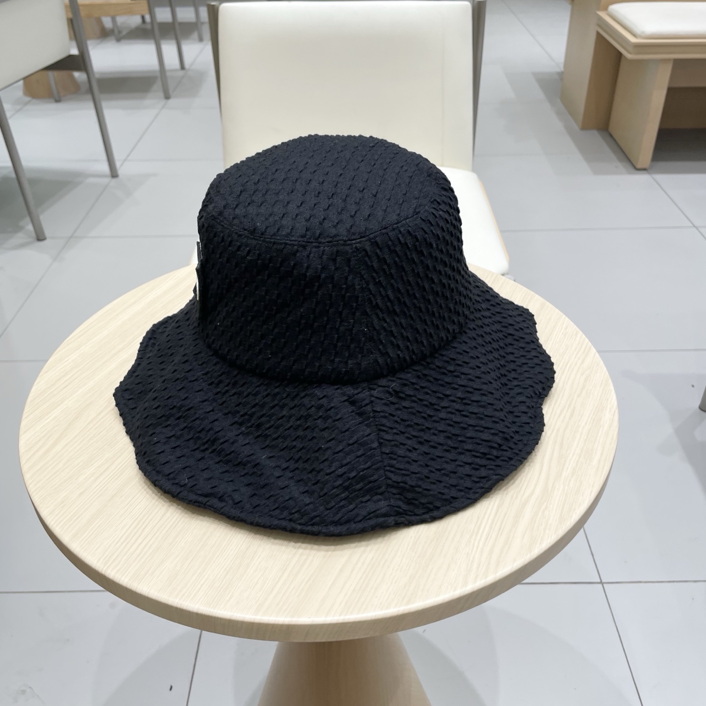  爆款。Alo新款渔夫帽
定制超薄纯棉面料，简约时尚更透气，超火爆
现货秒发