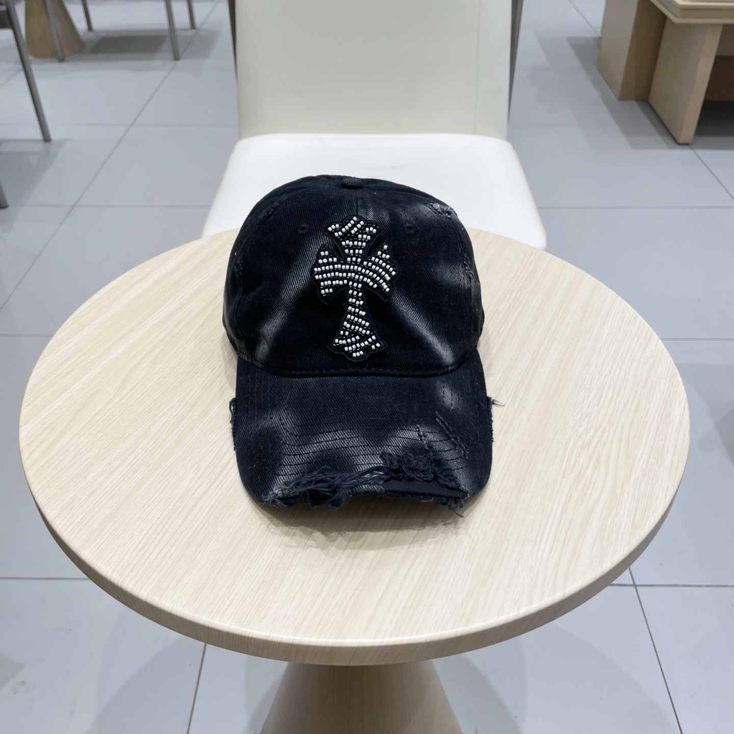  克罗心 🆕🆕新款棒球帽，个性时尚经典十字架标志，休闲带点酷酷的感觉，中性款
男女同款！超好搭！
头围5