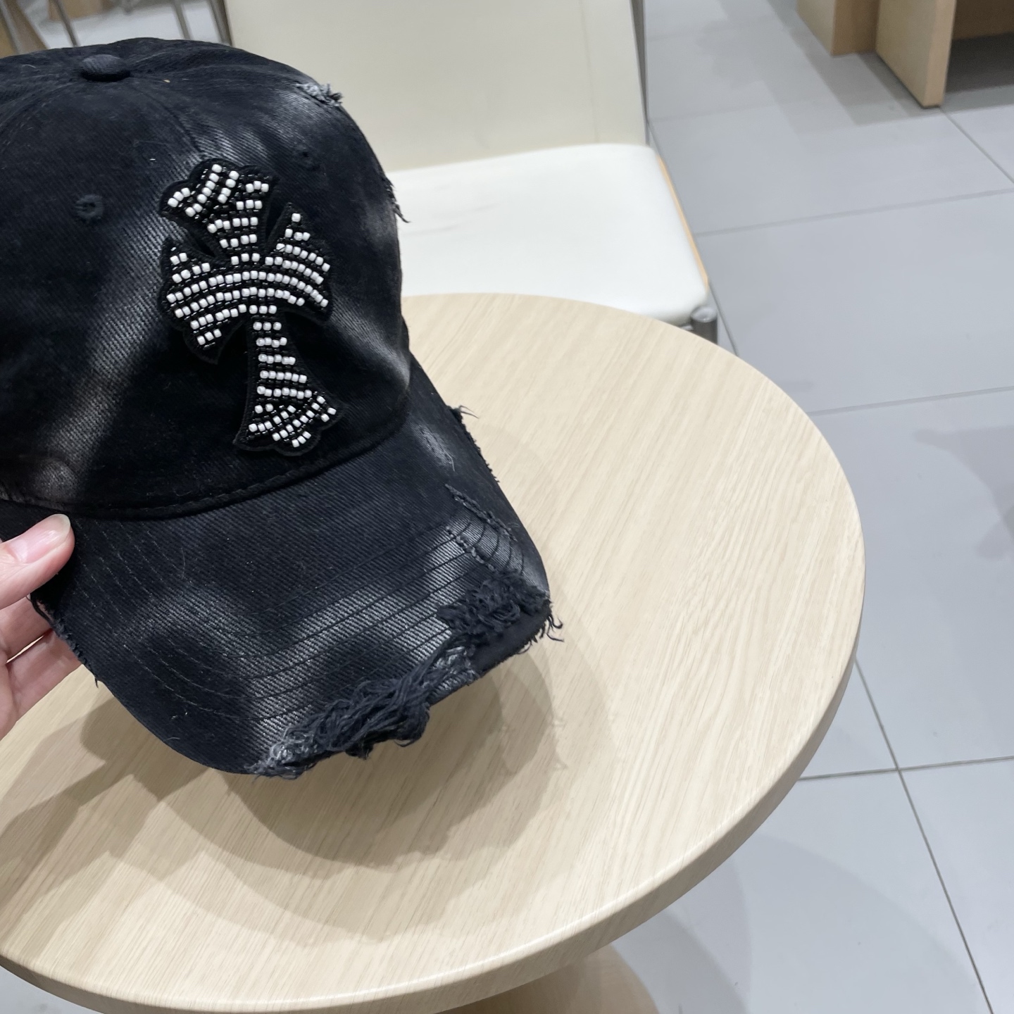  克罗心 🆕🆕新款棒球帽，个性时尚经典十字架标志，休闲带点酷酷的感觉，中性款
男女同款！超好搭！
头围5