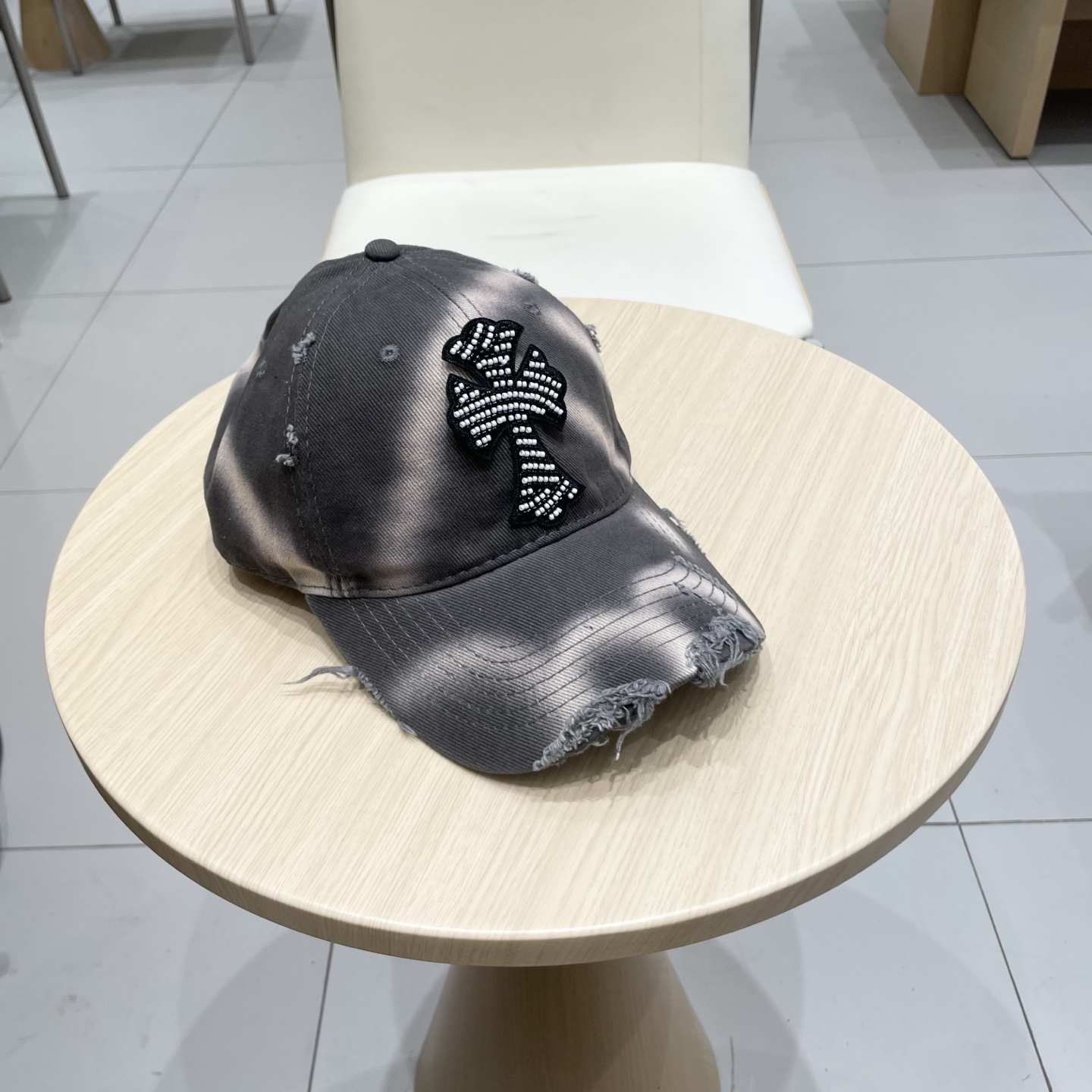  克罗心 🆕🆕新款棒球帽，个性时尚经典十字架标志，休闲带点酷酷的感觉，中性款
男女同款！超好搭！
头围5
