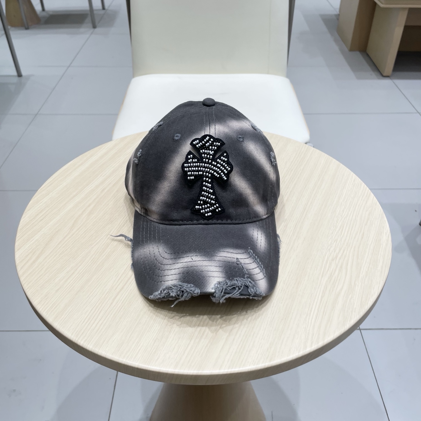  克罗心 🆕🆕新款棒球帽，个性时尚经典十字架标志，休闲带点酷酷的感觉，中性款
男女同款！超好搭！
头围5