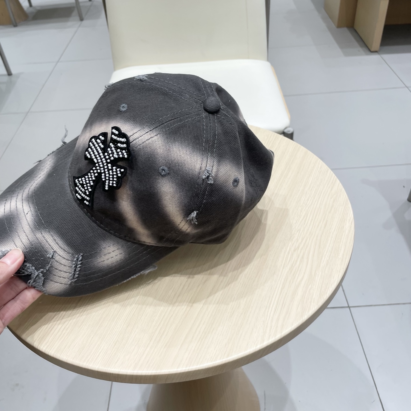  克罗心 🆕🆕新款棒球帽，个性时尚经典十字架标志，休闲带点酷酷的感觉，中性款
男女同款！超好搭！
头围5