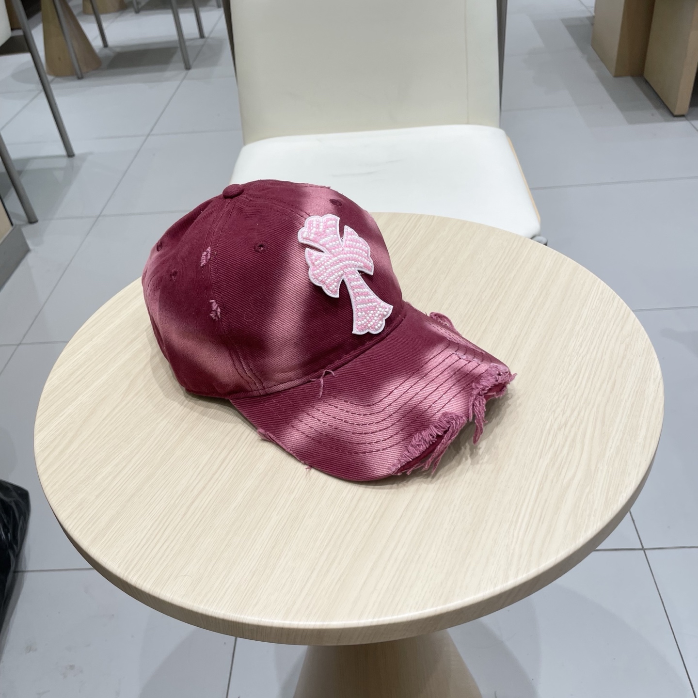  克罗心 🆕🆕新款棒球帽，个性时尚经典十字架标志，休闲带点酷酷的感觉，中性款
男女同款！超好搭！
头围5