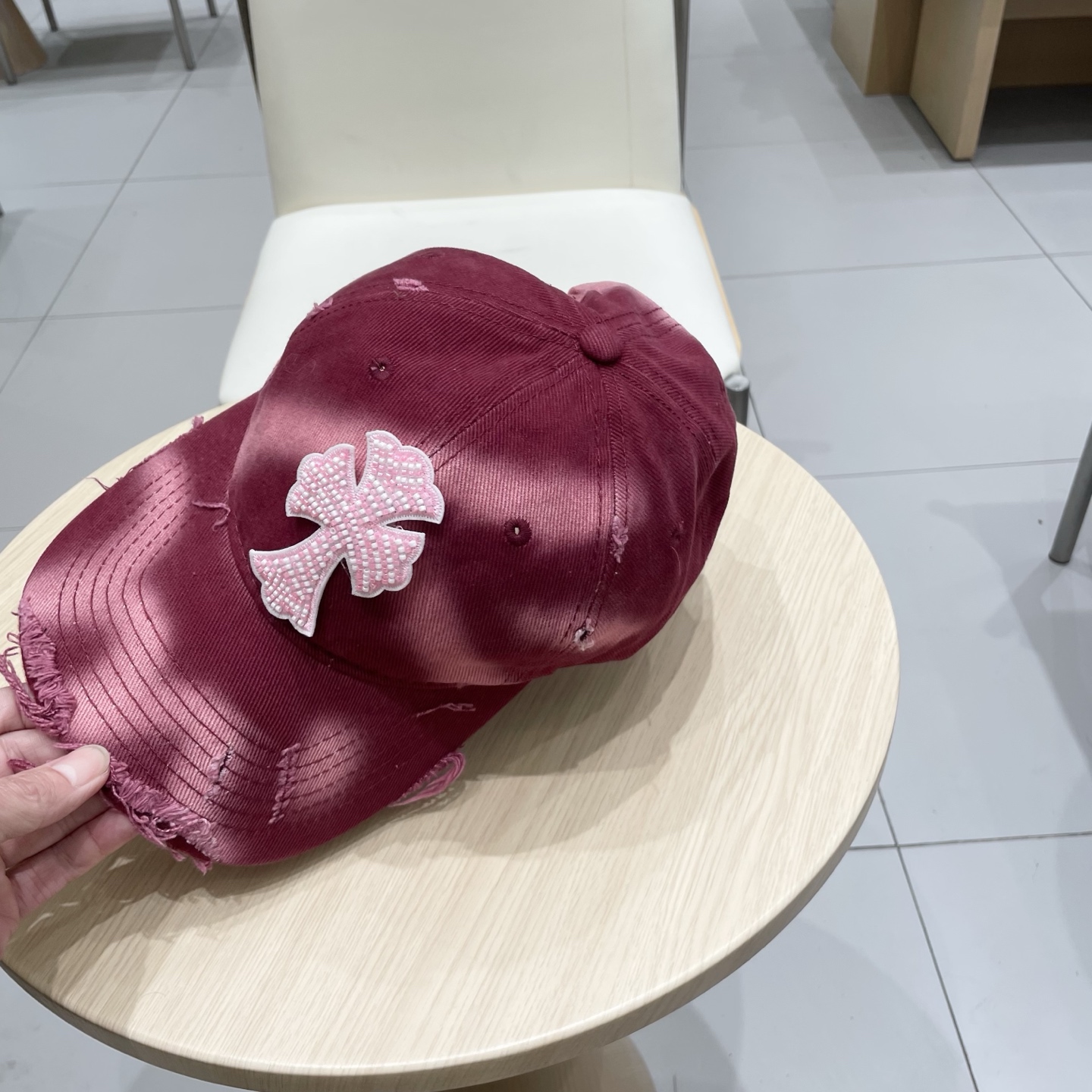  克罗心 🆕🆕新款棒球帽，个性时尚经典十字架标志，休闲带点酷酷的感觉，中性款
男女同款！超好搭！
头围5