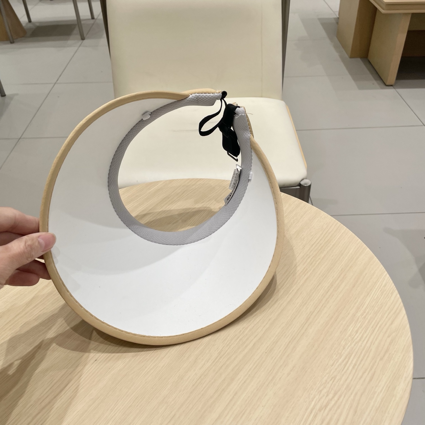 最新巴黎世家BALENCIAGA，空顶遮阳帽，最好品质的，休闲大方，大家自己对比哦