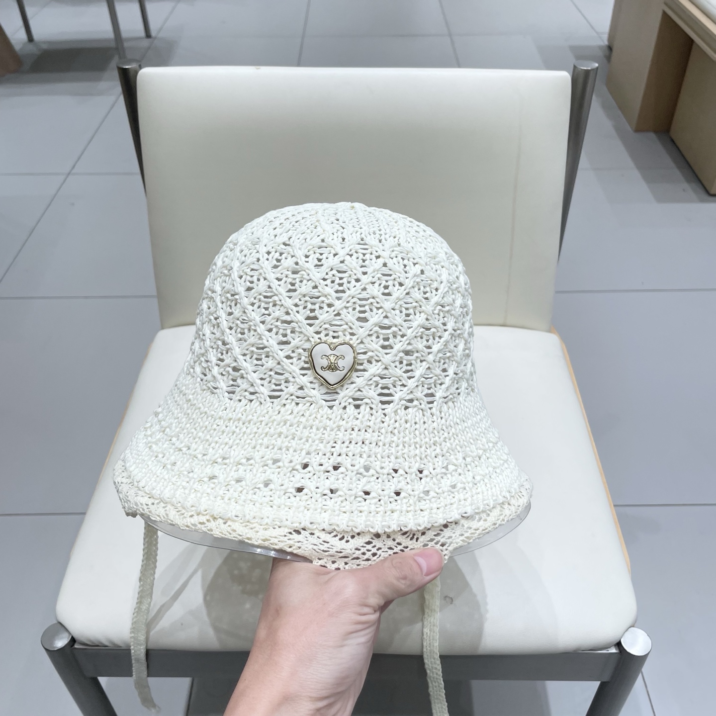  celine塞琳2025新春夏韩版镂空钩花草帽子女出游百搭显脸小遮阳防晒渔夫帽潮