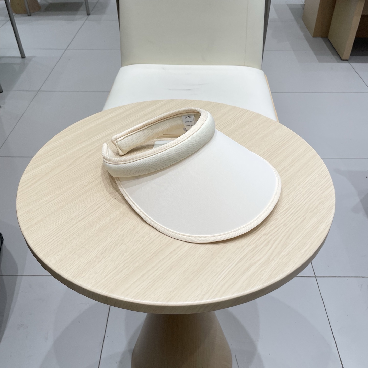  LV 路易威登 Louis Vuitton 😎春夏空顶帽
空顶帽通勤必备 一秒高颅顶 视觉显脸小
早八