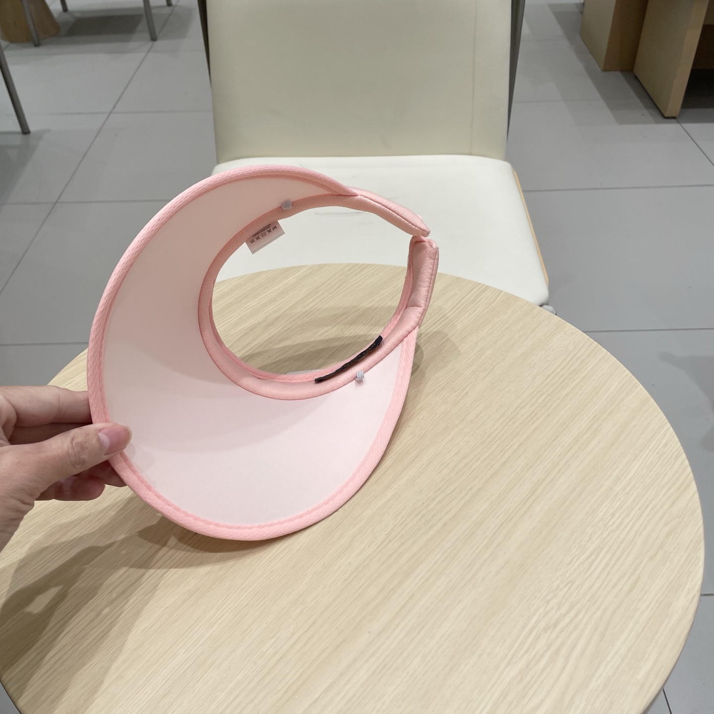  LV 路易威登 Louis Vuitton 😎春夏空顶帽
空顶帽通勤必备 一秒高颅顶 视觉显脸小
早八