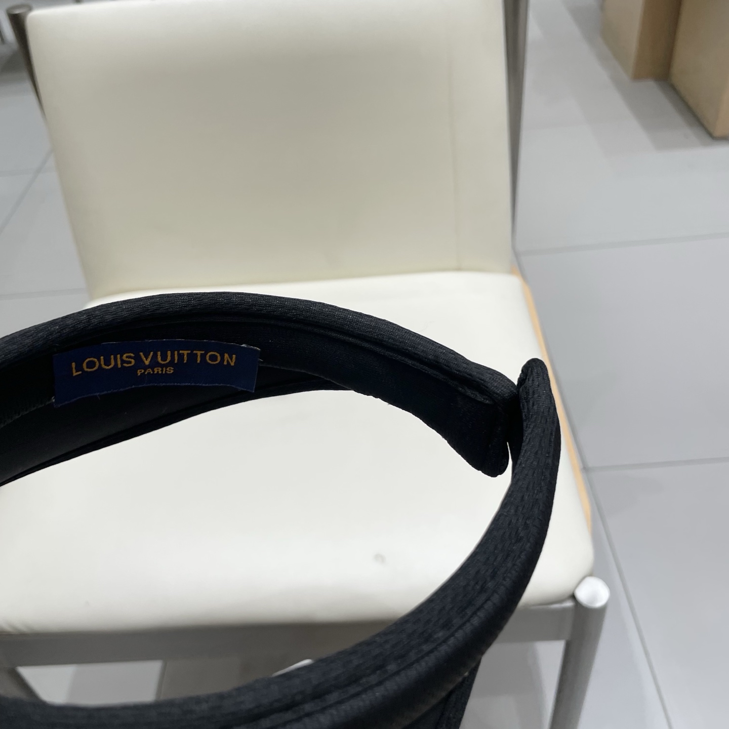  LV 路易威登 Louis Vuitton 😎春夏空顶帽
空顶帽通勤必备 一秒高颅顶 视觉显脸小
早八