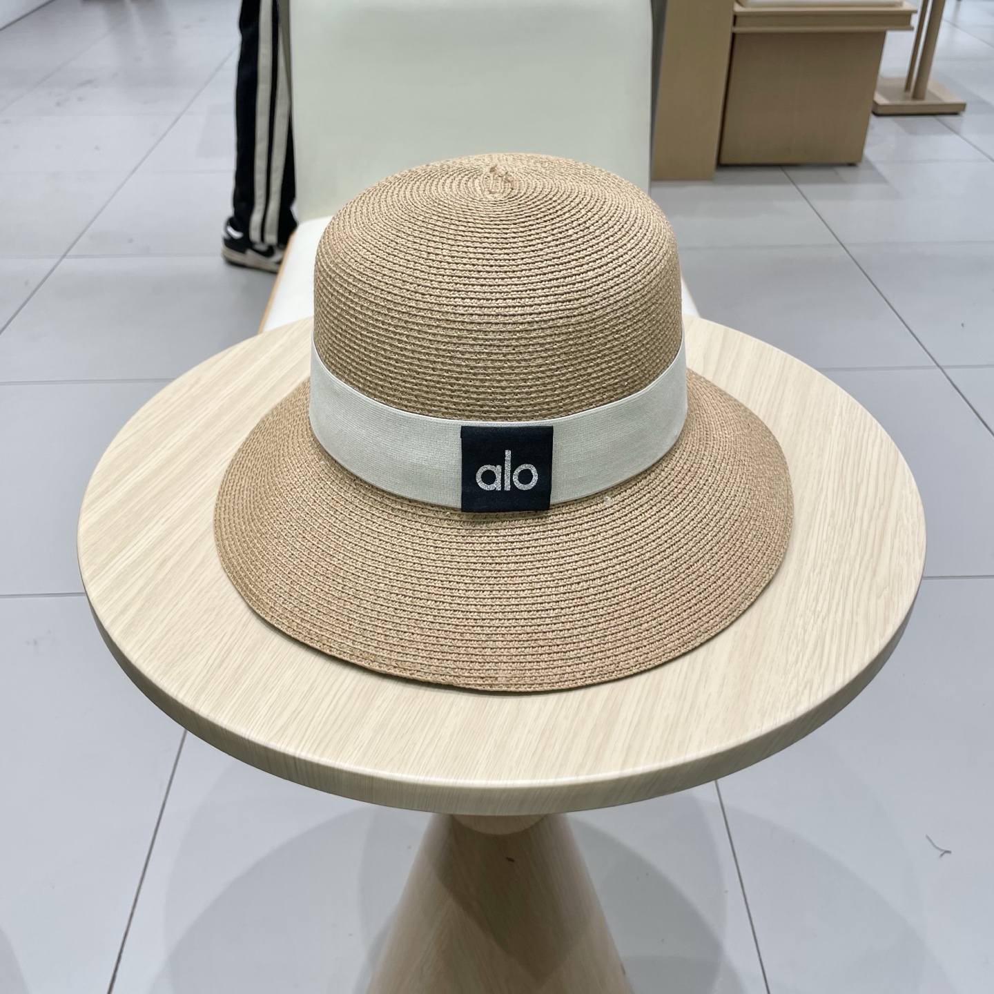  alo 新款草帽来啦~‼️
草帽季 必入款！ 大牌高级感十足！