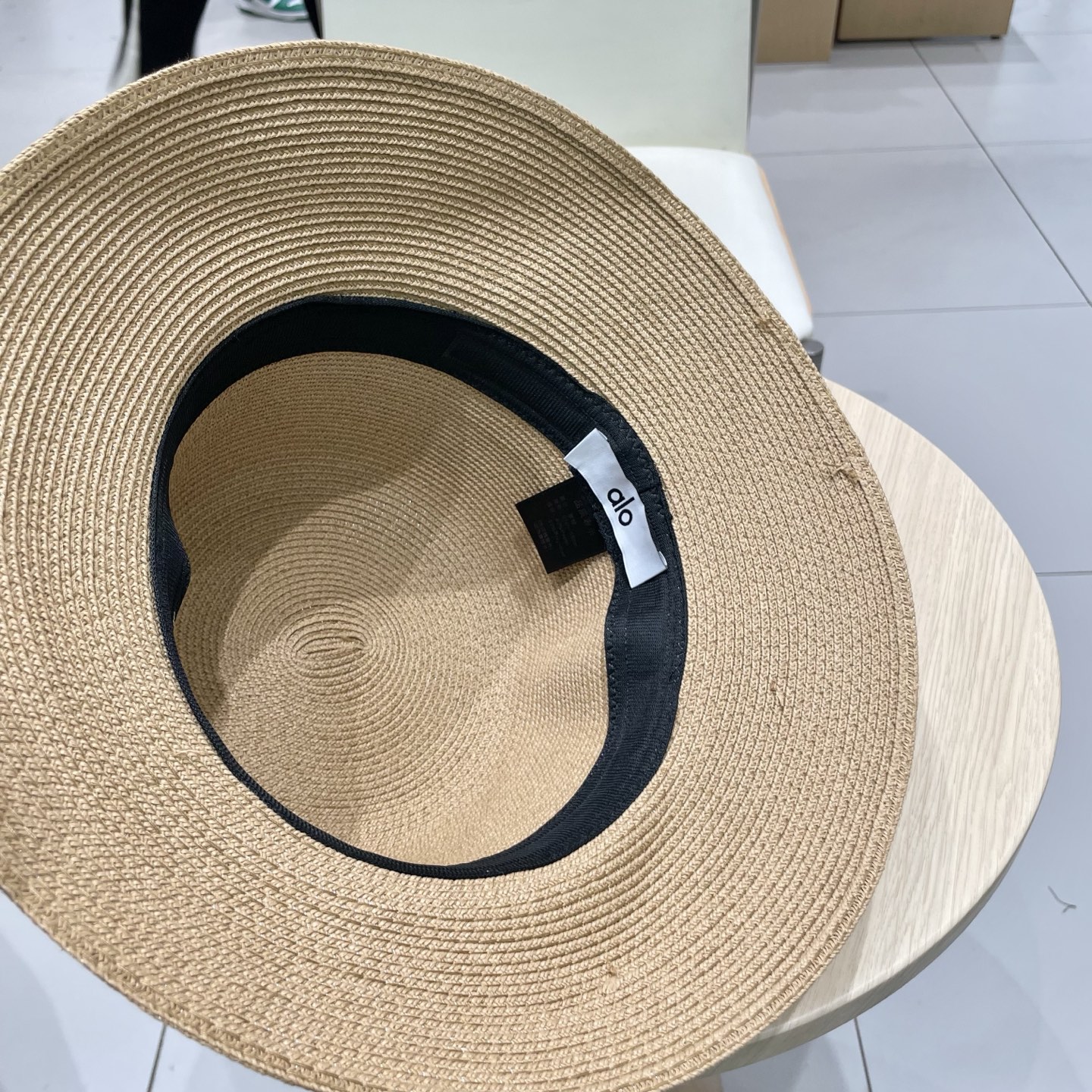  alo 新款草帽来啦~‼️
草帽季 必入款！ 大牌高级感十足！