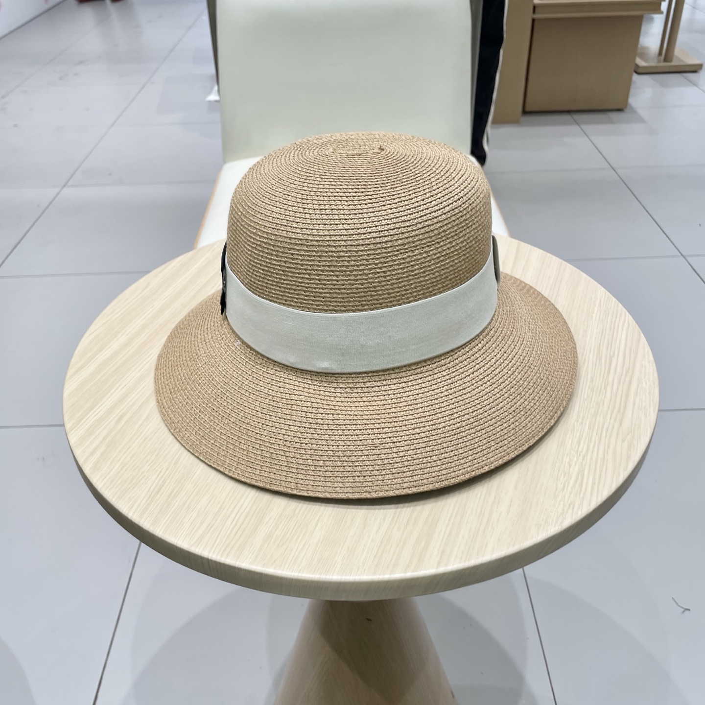  alo 新款草帽来啦~‼️
草帽季 必入款！ 大牌高级感十足！