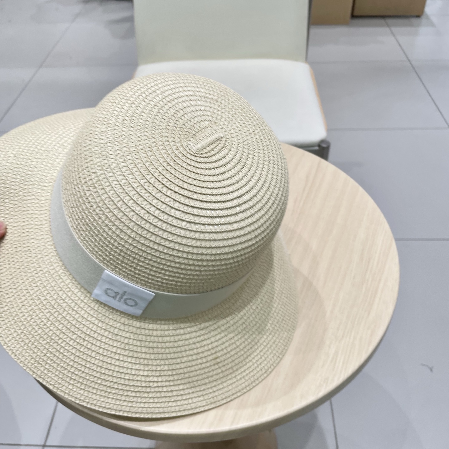  alo 新款草帽来啦~‼️
草帽季 必入款！ 大牌高级感十足！