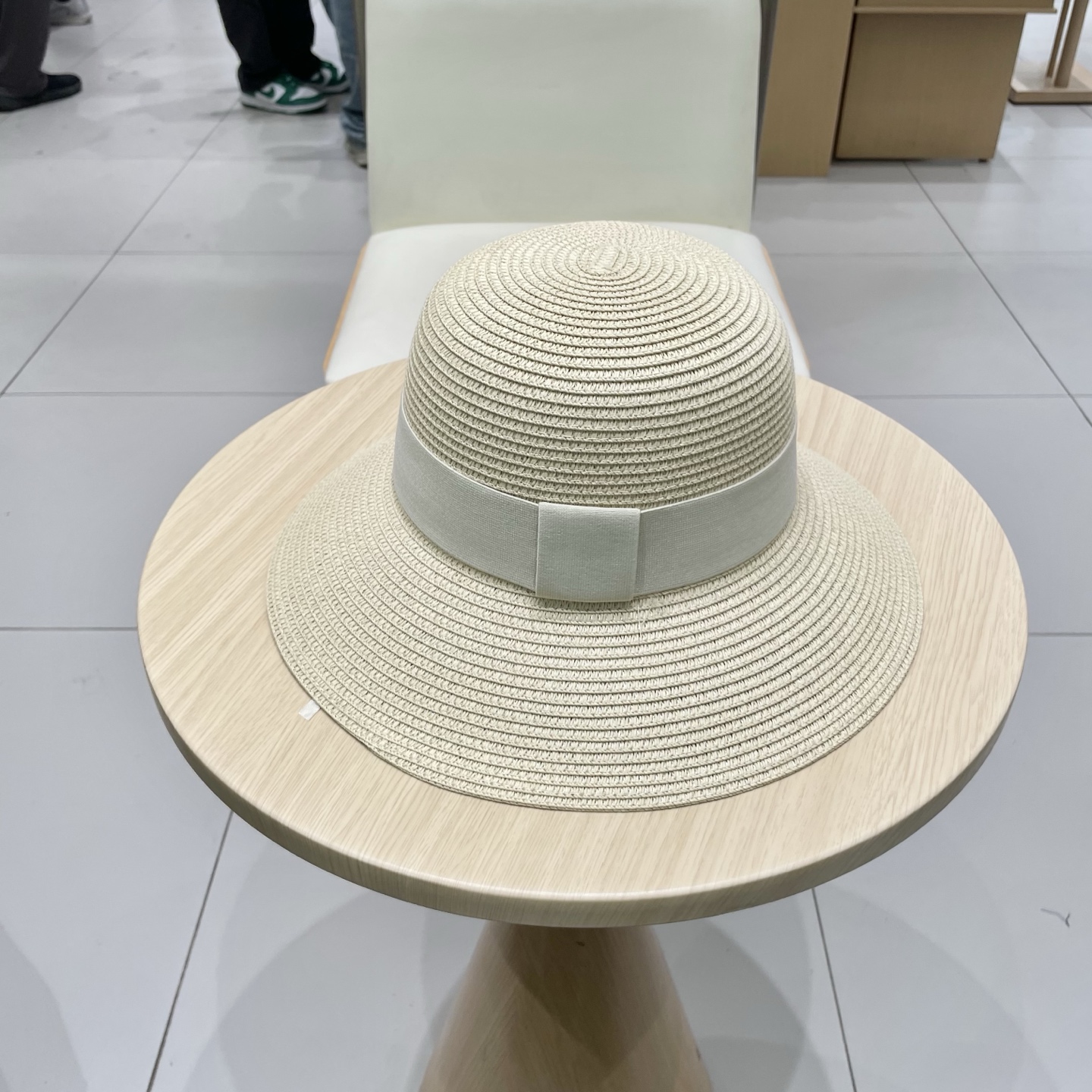  alo 新款草帽来啦~‼️
草帽季 必入款！ 大牌高级感十足！