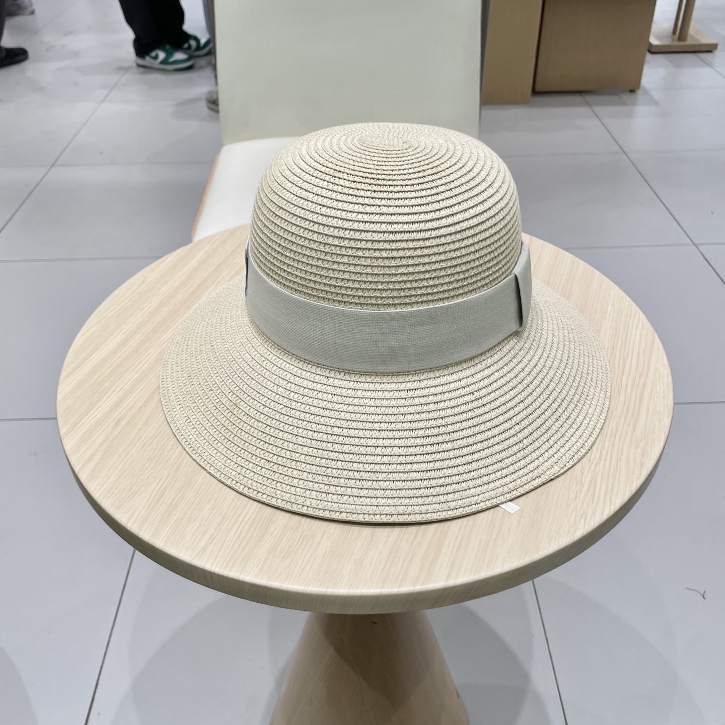  alo 新款草帽来啦~‼️
草帽季 必入款！ 大牌高级感十足！