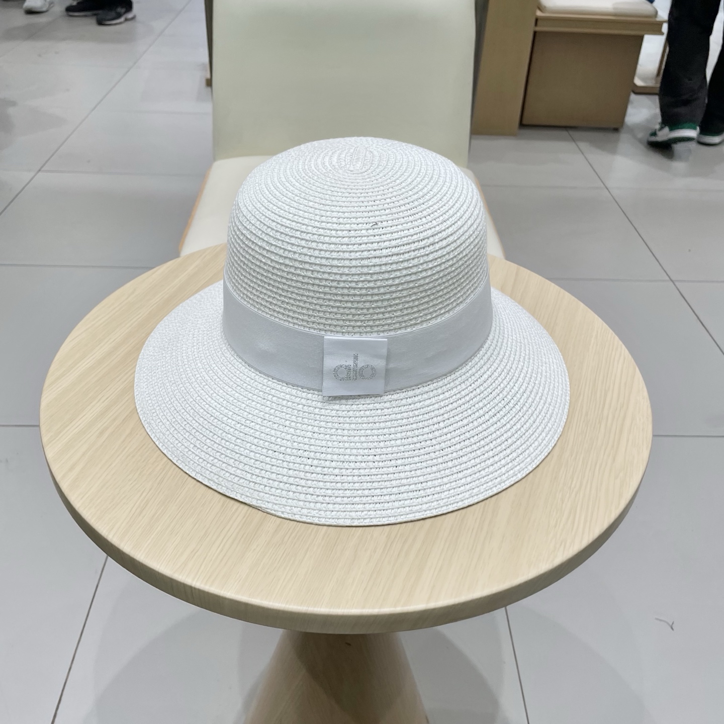 NO:353133,alo new straw hat is here~ A must-have for straw hat season!  Big brand full of high-end feel!  Hat Straw Hat Fisherman Hat Baseball Hat, Hats, espadrilles, hatsalo 新款草帽来啦~ 草帽季 必入款！ 大牌高级感十足！帽子草帽渔夫帽棒球帽,帽子,espadrilles,hats,hat