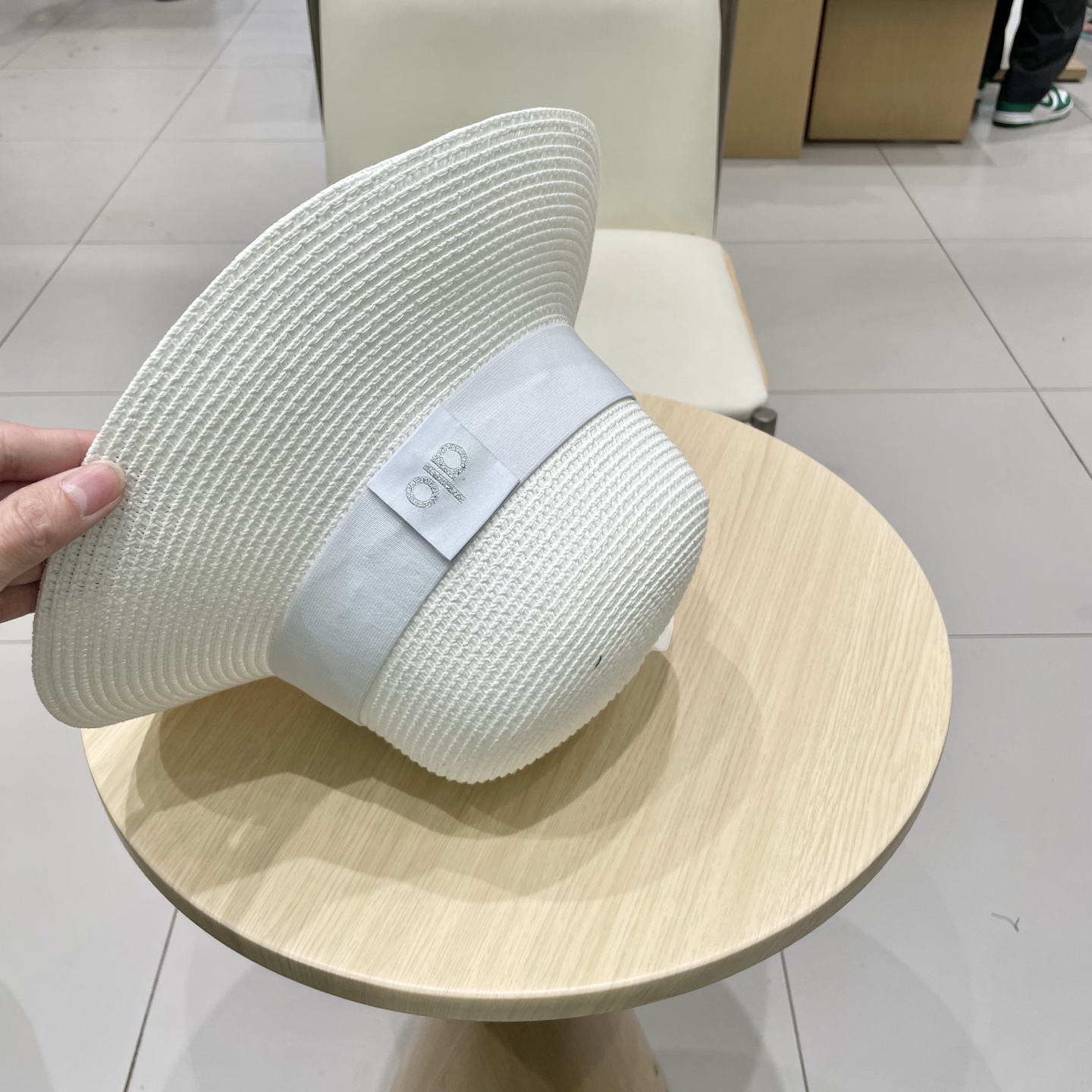  alo 新款草帽来啦~‼️
草帽季 必入款！ 大牌高级感十足！