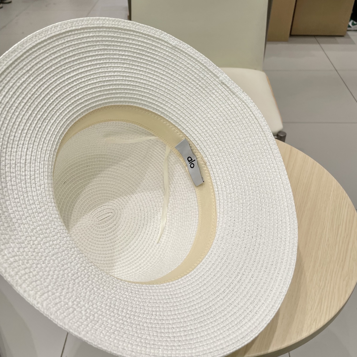  alo 新款草帽来啦~‼️
草帽季 必入款！ 大牌高级感十足！