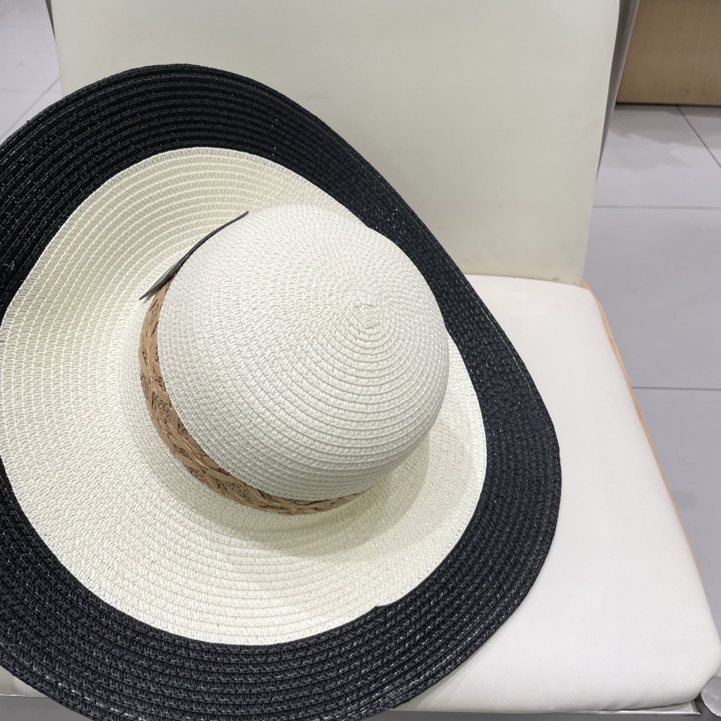 DIOR迪奥新款草帽，手工钩织草编帽，大帽檐草帽，遮阳沙滩帽可折叠，携带方便，头围57cm