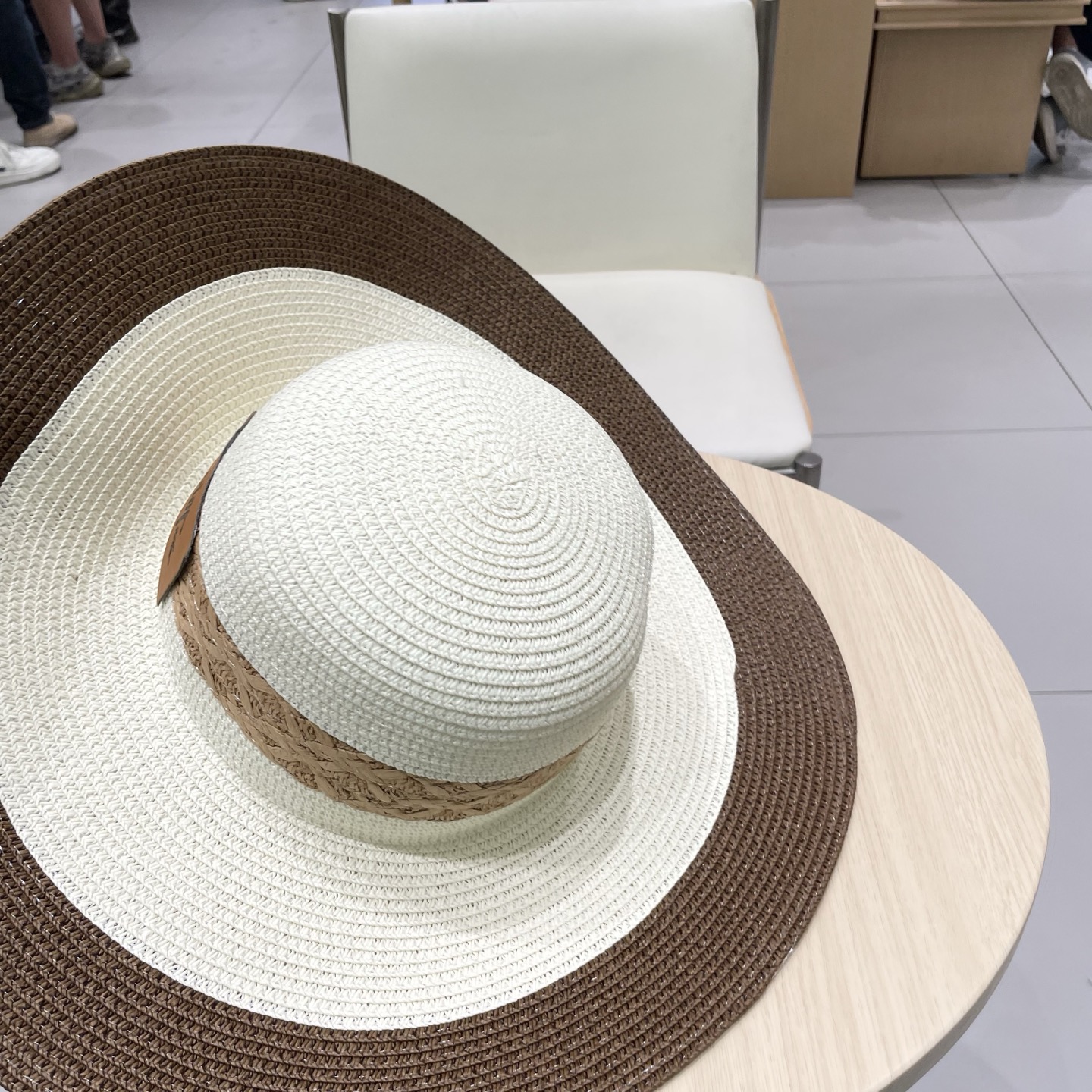 DIOR迪奥新款草帽，手工钩织草编帽，大帽檐草帽，遮阳沙滩帽可折叠，携带方便，头围57cm