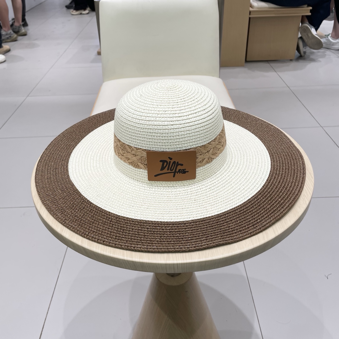 NO:352635,DIOR new straw hat, handmade crochet straw hat, big hat brim straw hat, sunshade beach hat foldable, easy to carry, head circumference 57cm hat straw hat fisherman hat baseball hat, hat, dior, dior, espadrilles, espadrilles, hatsDIOR迪奥新款草帽,手工钩织草编帽,大帽檐草帽,遮阳沙滩帽可折叠,携带方便,头围57cm帽子草帽渔夫帽棒球帽,帽子,dior,dior,espadrilles,espadrilles,hats,hat