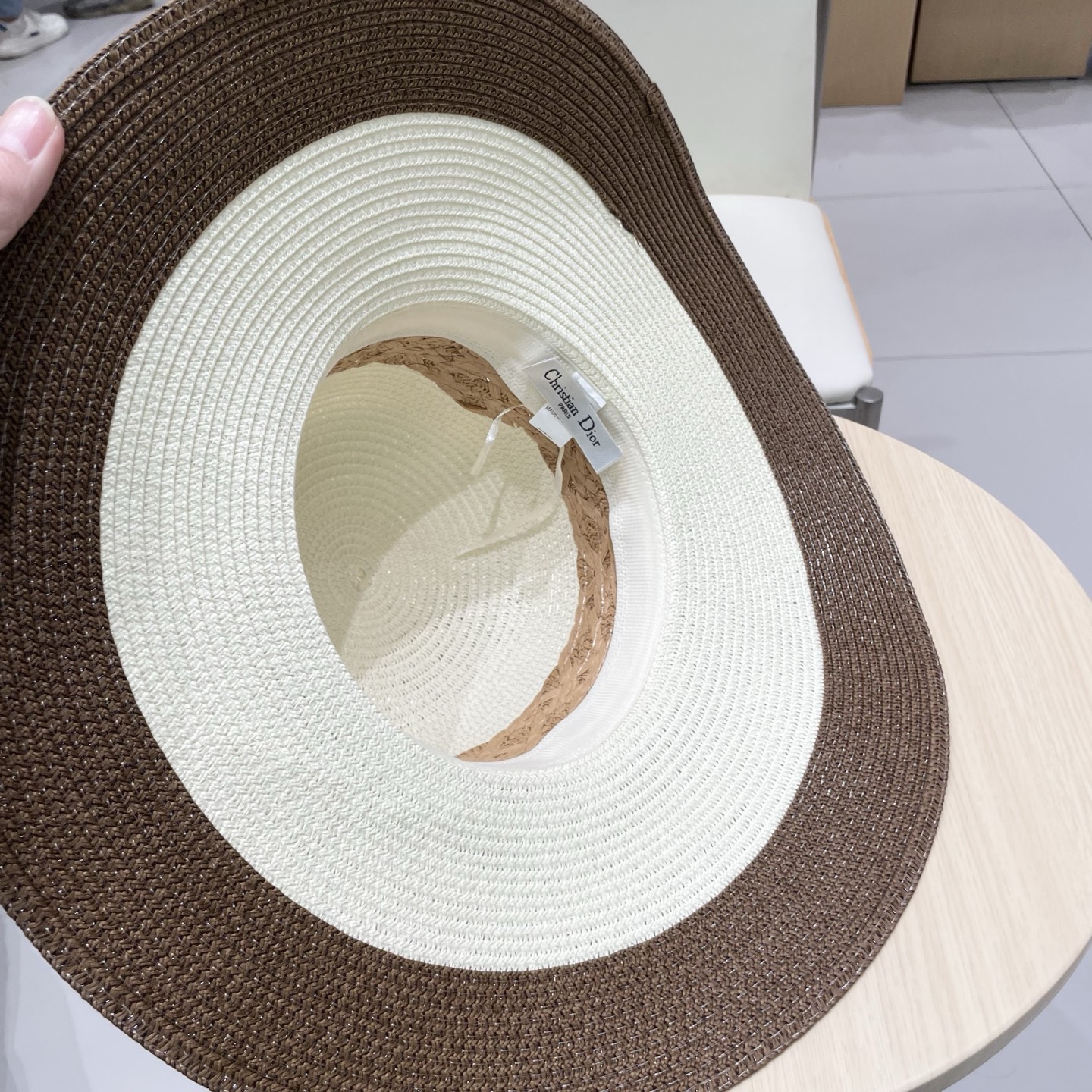 DIOR迪奥新款草帽，手工钩织草编帽，大帽檐草帽，遮阳沙滩帽可折叠，携带方便，头围57cm