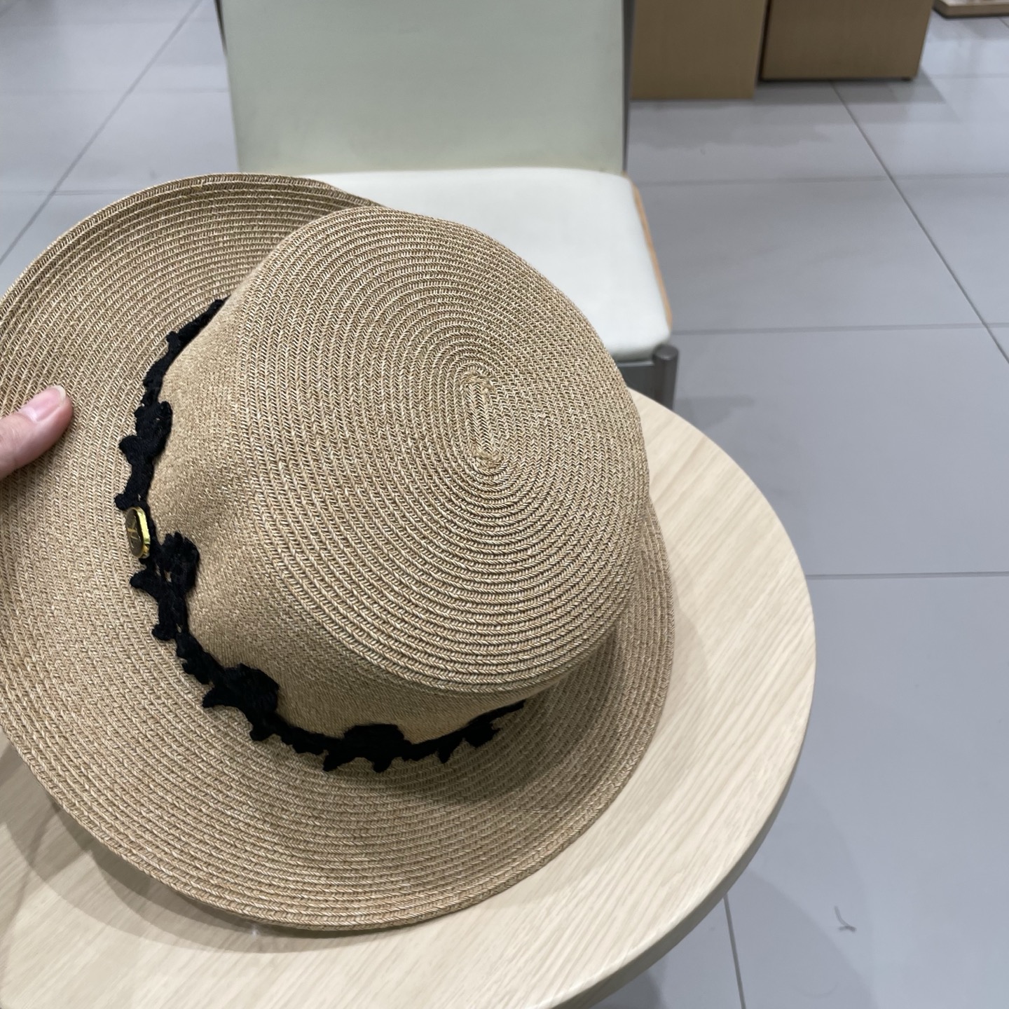  路易威登LouisVuitton😍草帽蕾丝刺绣拉菲草遮阳帽女夏季出游百搭渔夫帽法式平顶盆帽