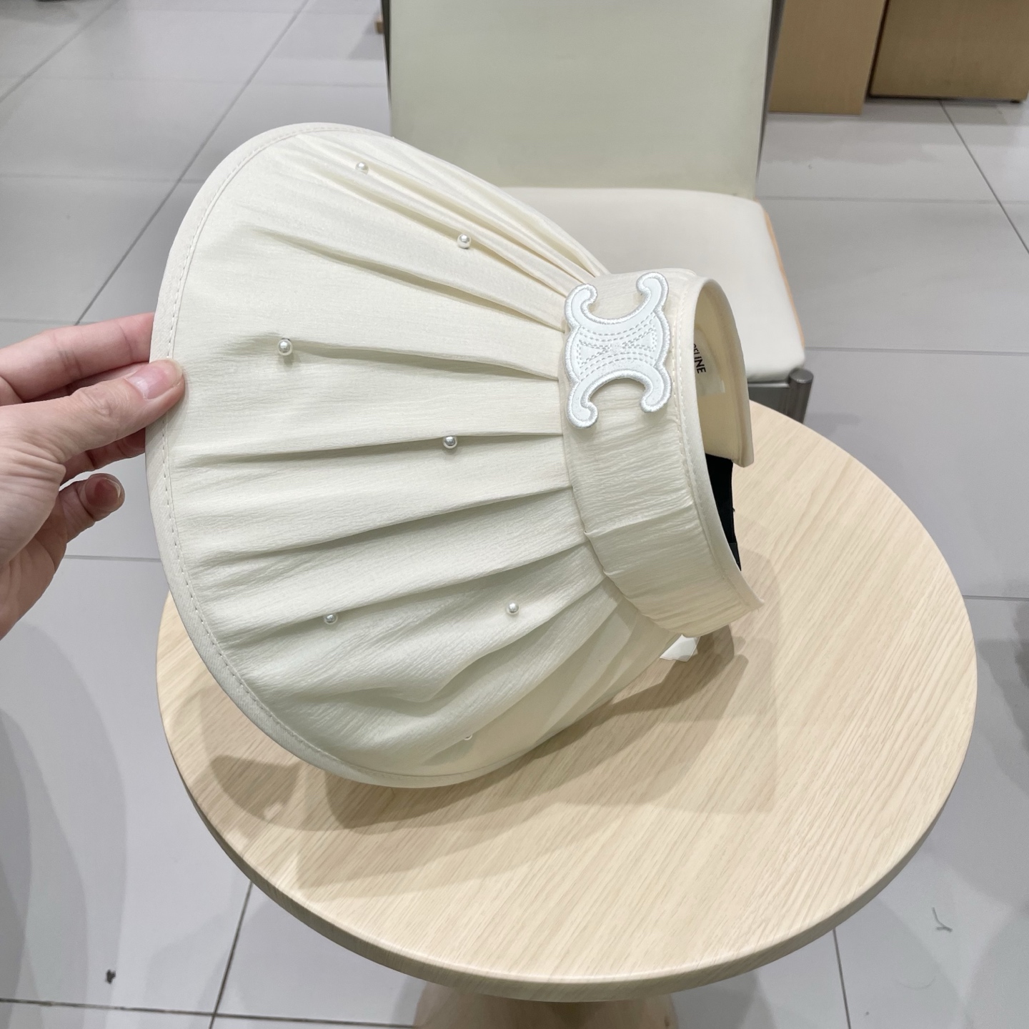 celine塞琳新款夏季防晒遮阳紫外线空顶帽百搭小香风珍珠帽女褶皱大檐太阳帽