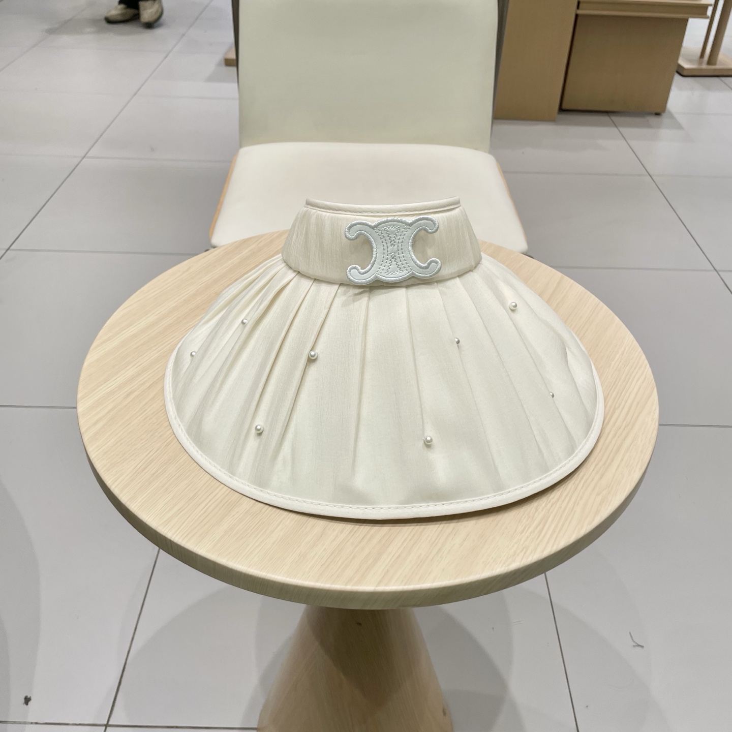 celine塞琳新款夏季防晒遮阳紫外线空顶帽百搭小香风珍珠帽女褶皱大檐太阳帽