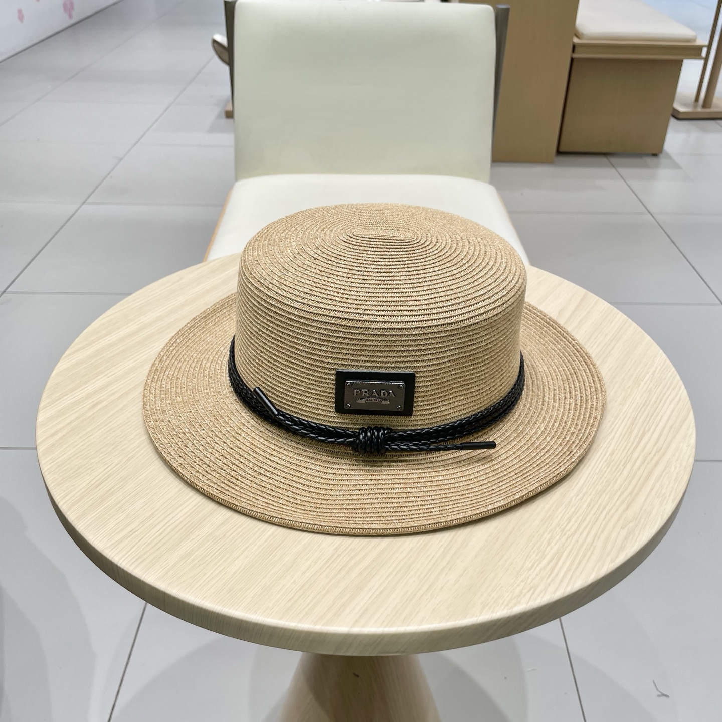 NO:353269,Prada Prada Hepburn Flat Top Hat Women Summer Vacation French Straw Shallow Hood Seaside Beach Sunscreen Sunshade Straw Hat Straw Hat Fisherman Hat Baseball Hat Hat Prada Prada Espadrilles Espadrilles Hats Hatsprada普拉达赫本风平顶礼帽女夏出游度假法式草编太阳帽海边沙滩防晒遮阳草帽帽子草帽渔夫帽棒球帽,帽子,prada,prada,espadrilles,espadrilles,hats,hat
