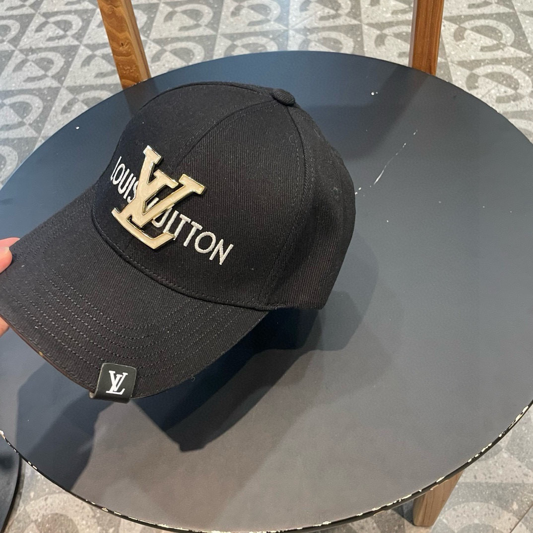  LV路易威登经典棒球帽🧢 火货，百搭单品🥰随便搭配都很好看