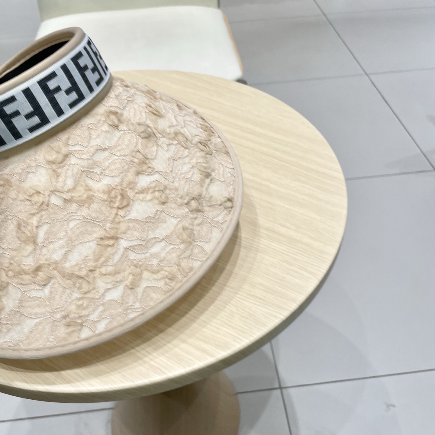 芬迪 FENDI 春夏超细装饰空顶帽 超🉑空顶系列，颜色妥妥，轻便携带！小仙女🧚人手必备