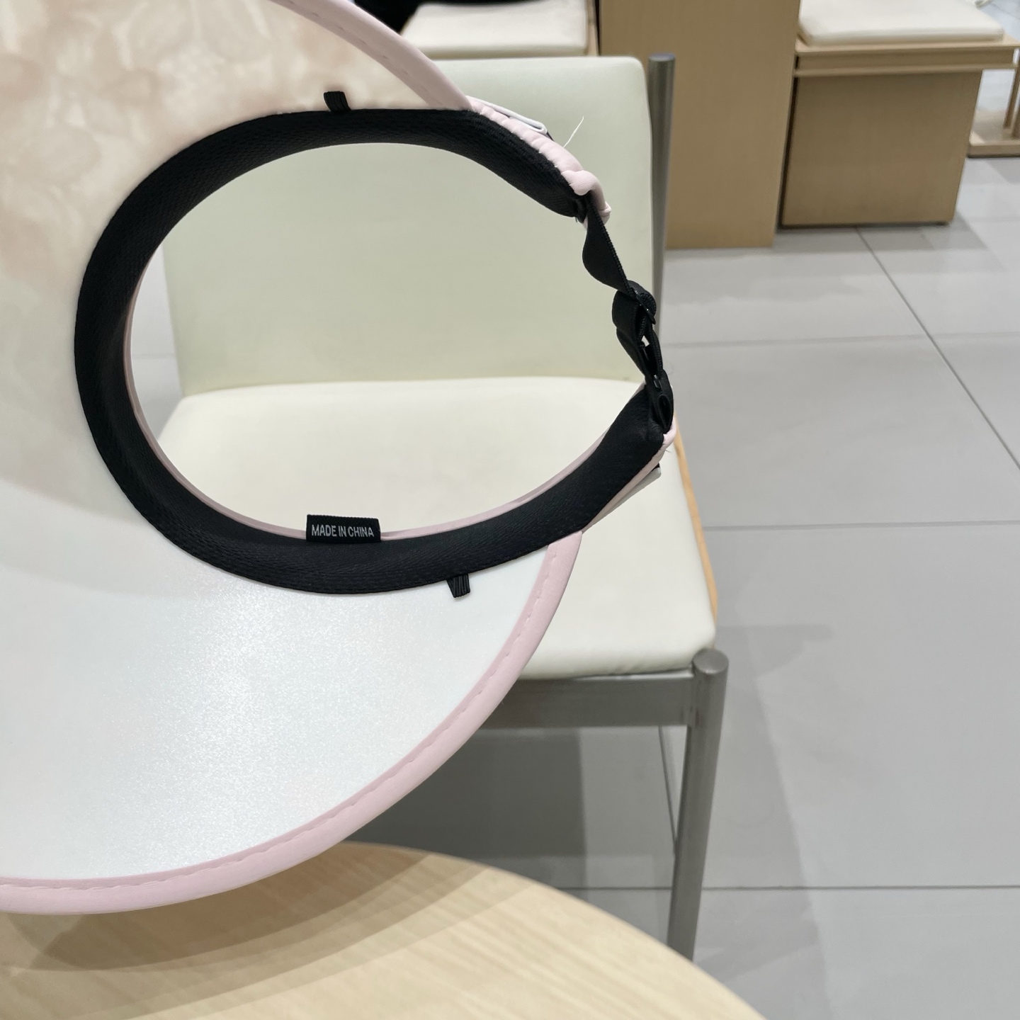 芬迪 FENDI 春夏超细装饰空顶帽 超🉑空顶系列，颜色妥妥，轻便携带！小仙女🧚人手必备